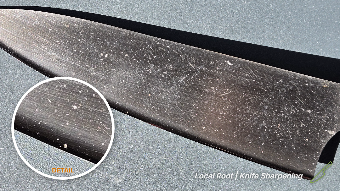 Knife with severe pitting