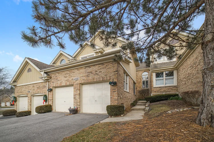14507 Golf Rd, Orland Park, IL | $290,000