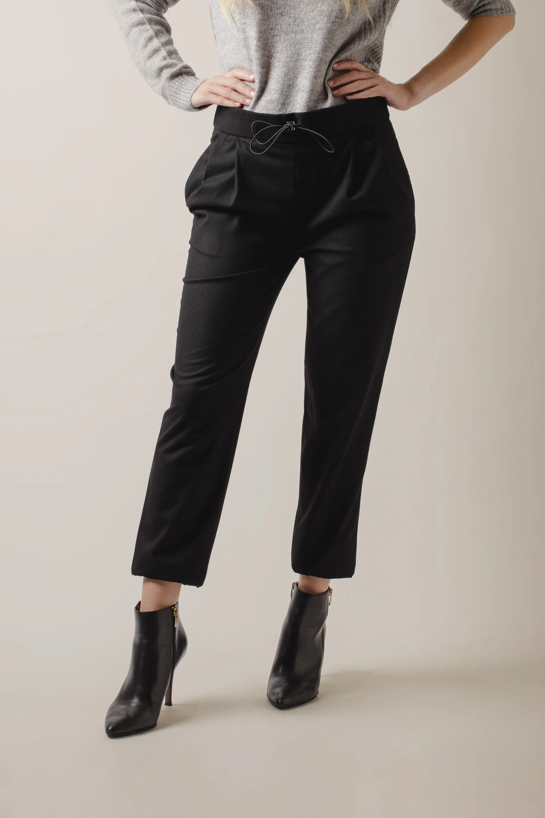 pantalone_nero_W_122_bottoni002.jpg