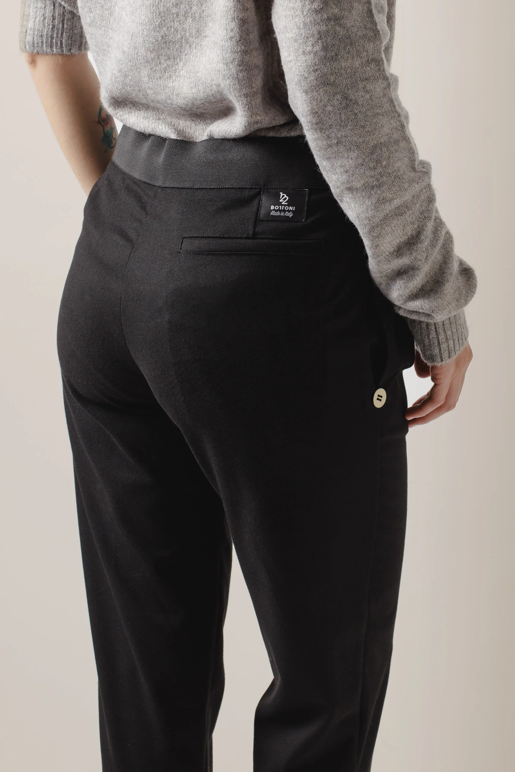 pantalone_nero_W_122_bottoni004.jpg