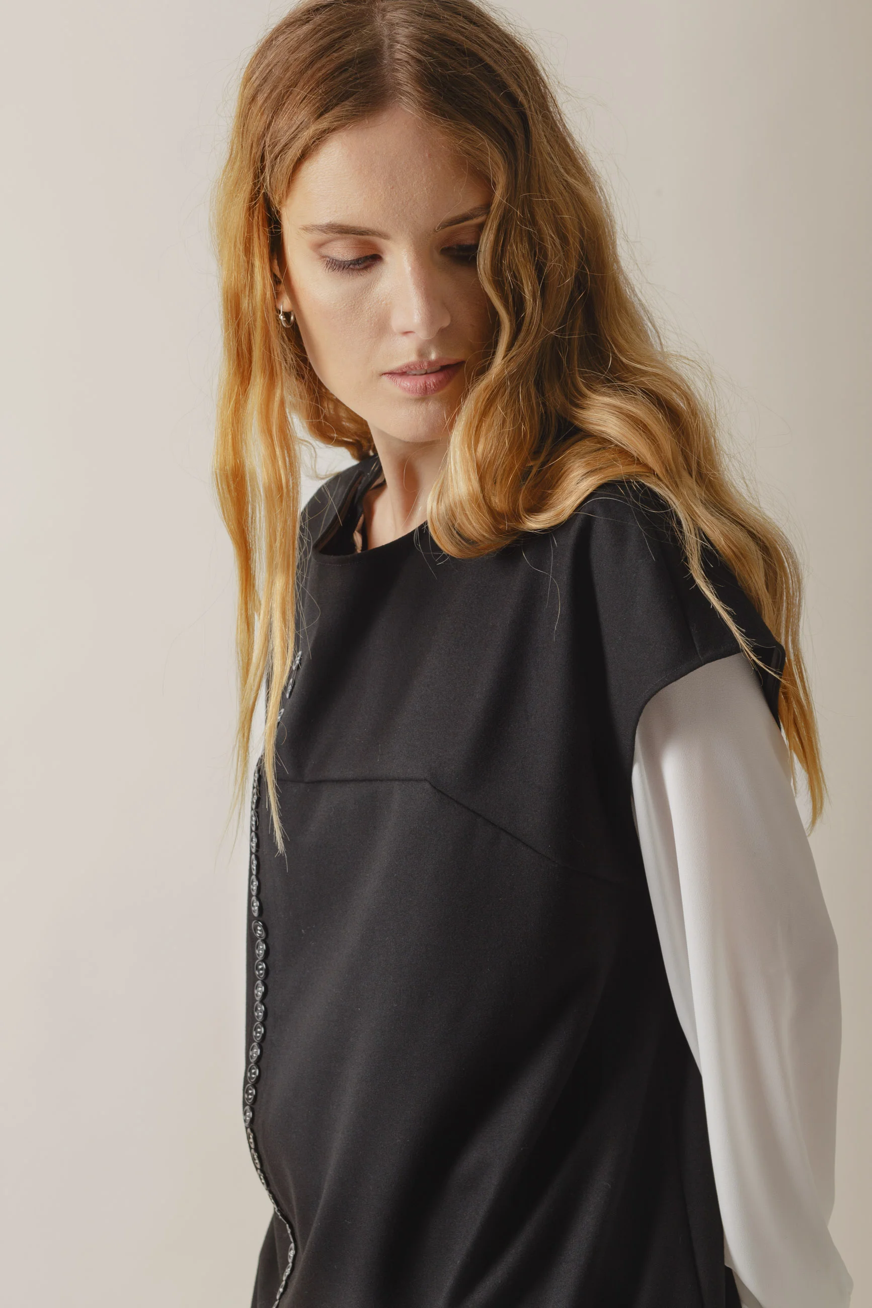 vestito_nero_W_122_bottoni003.jpg