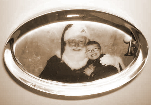 AP14229OVALSANTAPRESSEPIA.jpg