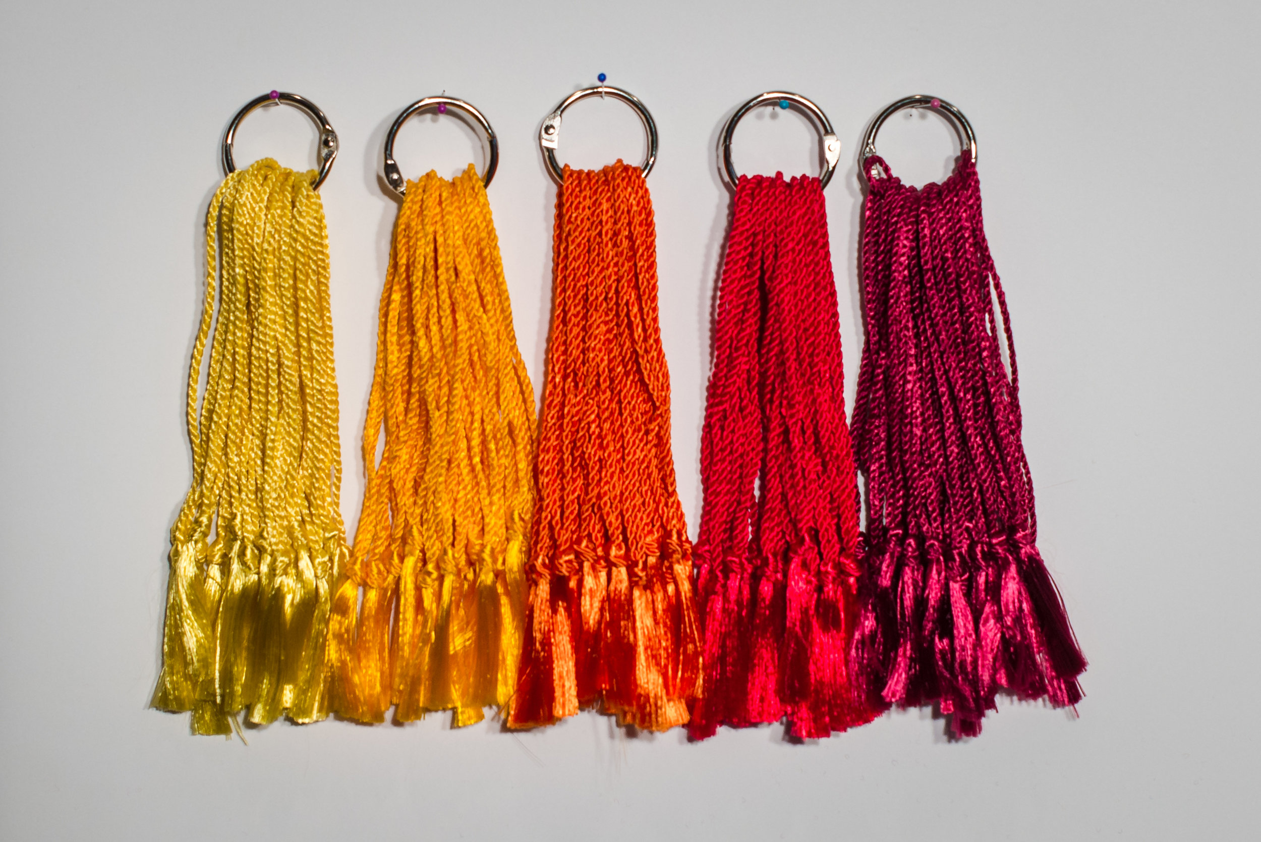 qbodp 10 Pieces Tassels Bulk,14cm Long Tassel Hanging Ornament,Handmade  Craft Tassels for Bookmarks,Keychain,Gift Tag,Crafts and Jewelry  Making,Light