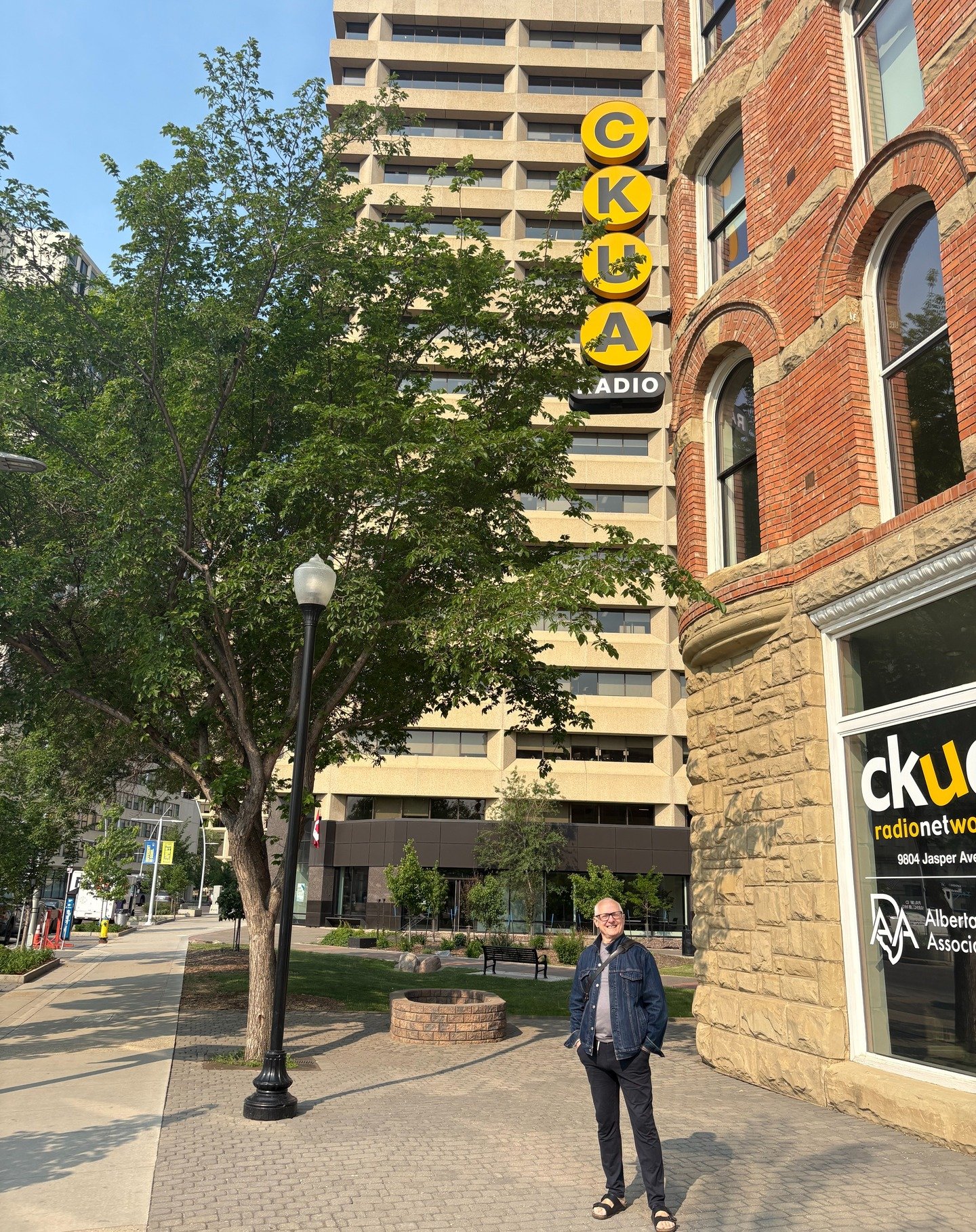 Yesterday Brian was at CKUA Radio @ckuaradio chatting with Tony King about this week's MAGDANCE 5. 

Tune into Thoroughfare on Wednesday June 4 at 1:40 PM MST to hear the interview!