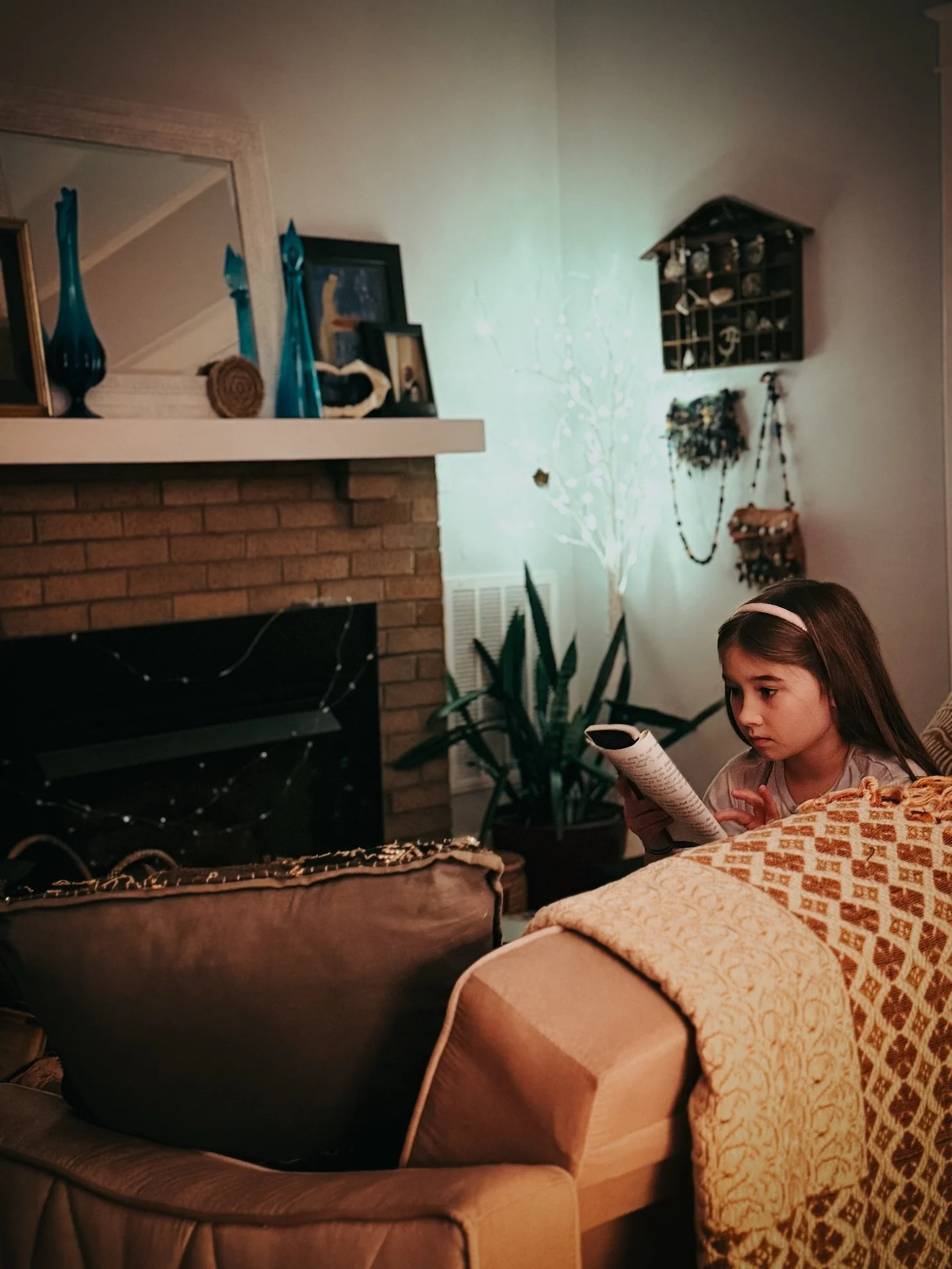 micro joy | stillness

&ldquo;If you suddenly and unexpectedly feel joy,
don&rsquo;t hesitate.

Give in to it.

There are plenty of lives and whole towns destroyed or about to be.
We are not wise, and not very often kind.
And much can never be redeem