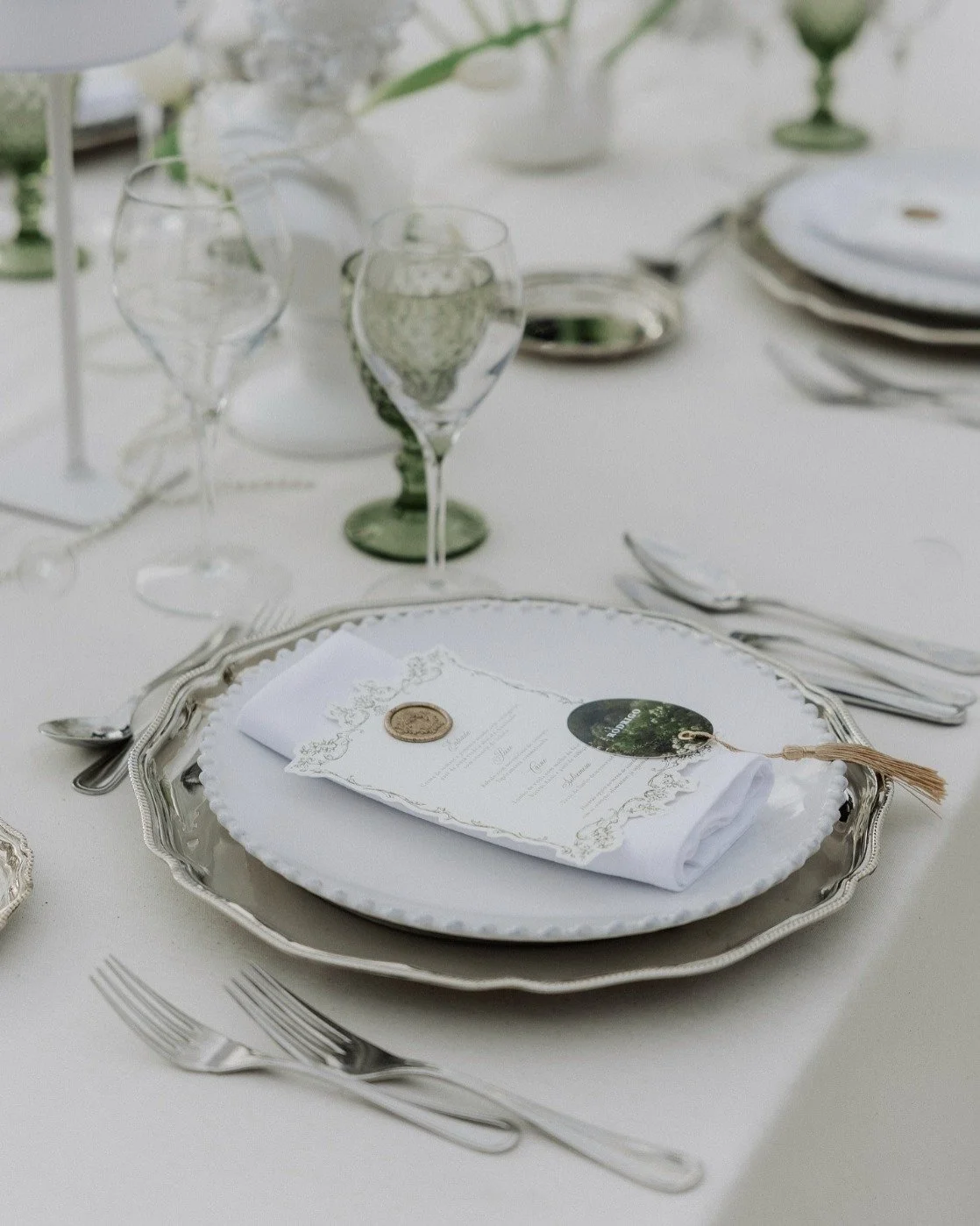 A&R <3
Wedding Planner & Styling: @anacoelhoduarte_weddings
Photos: @catiasoaresphotography 
Decor Setup: @metro.o.quadrado
Floral Design: @happyday.events
Makeup & Hair: @loe_kott
Stationery: @moldeweddings
Entertainment: @deluxeeven