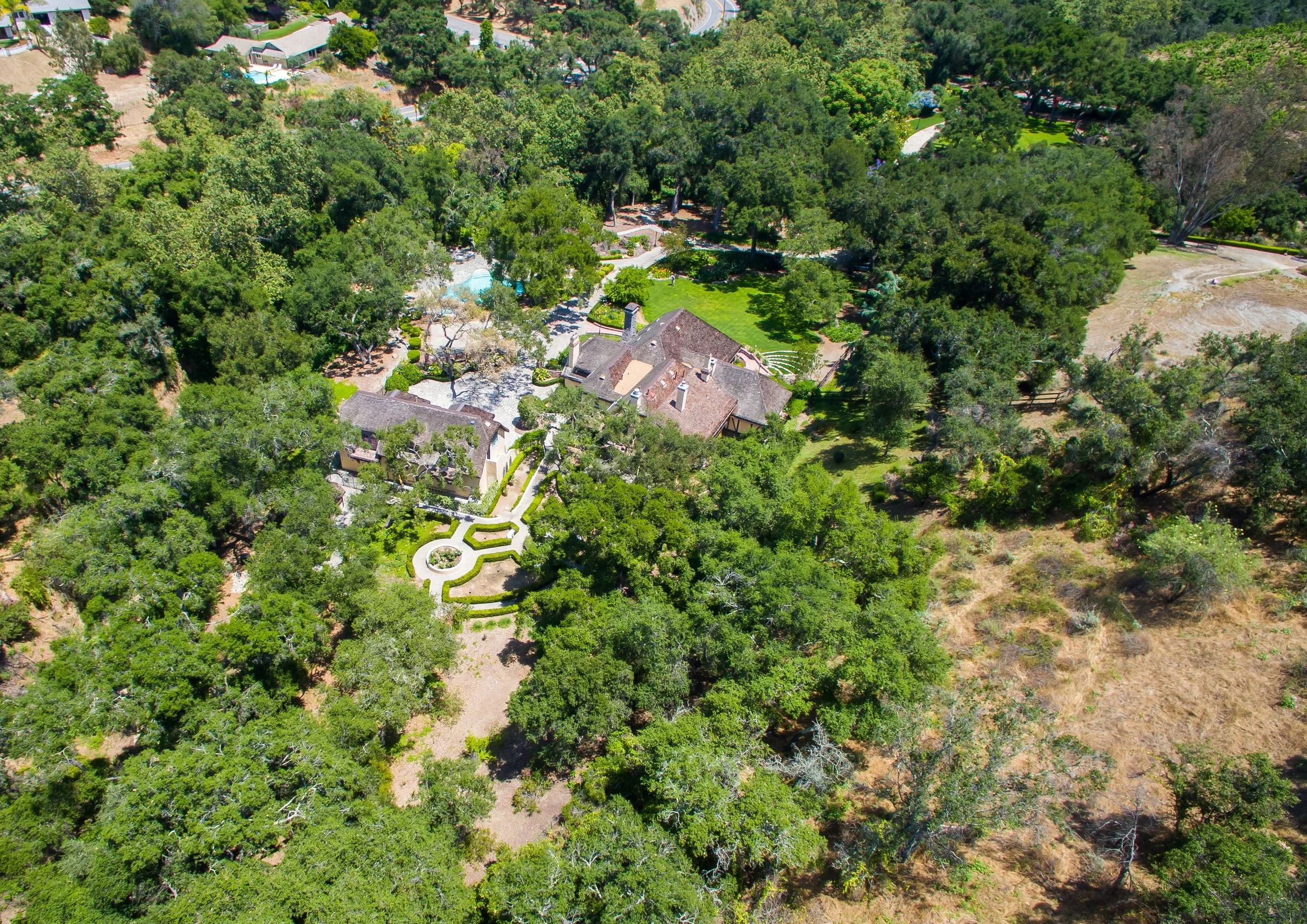 004_Aerial Property View.jpg