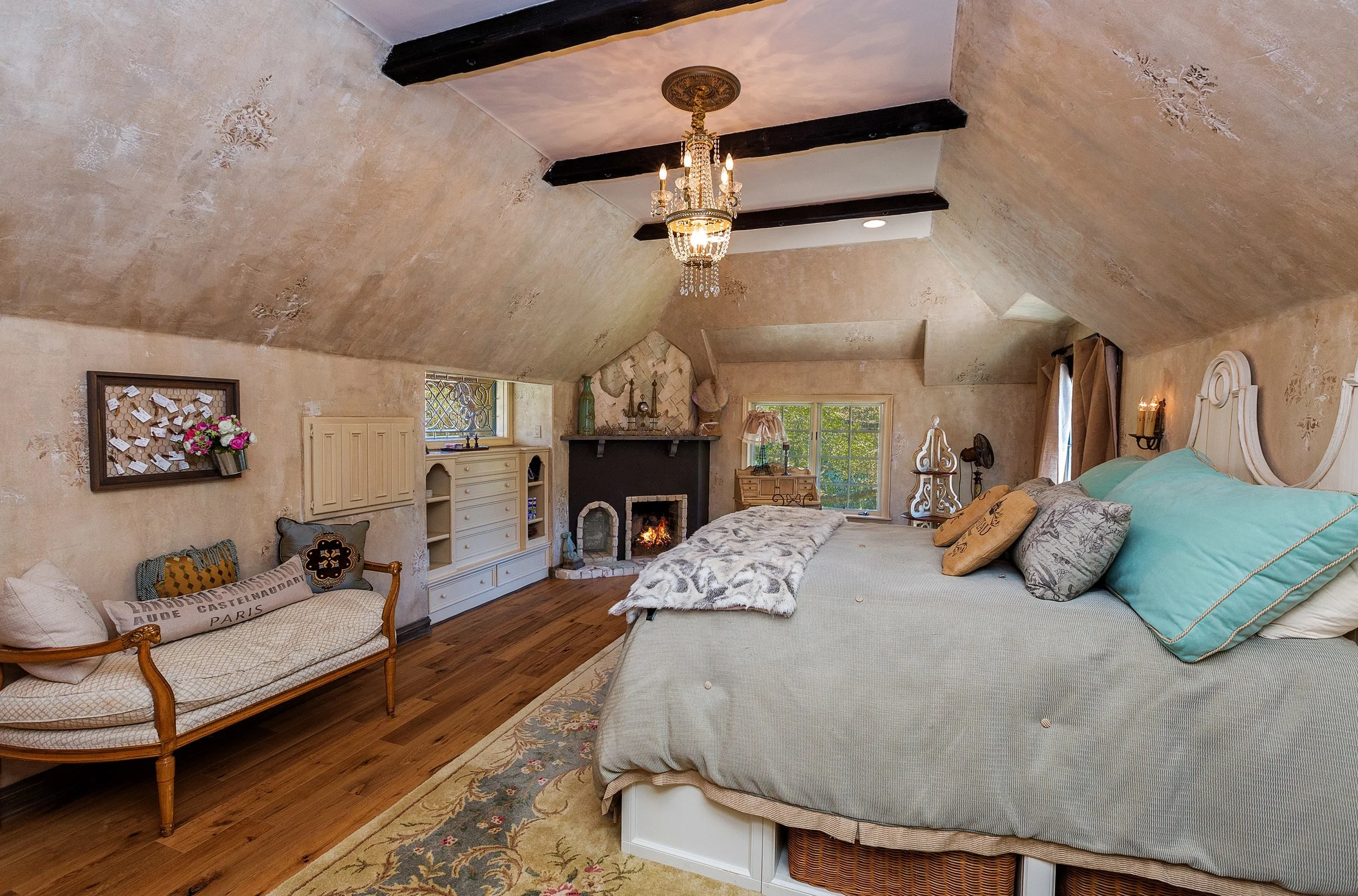048_Bedroom.jpg