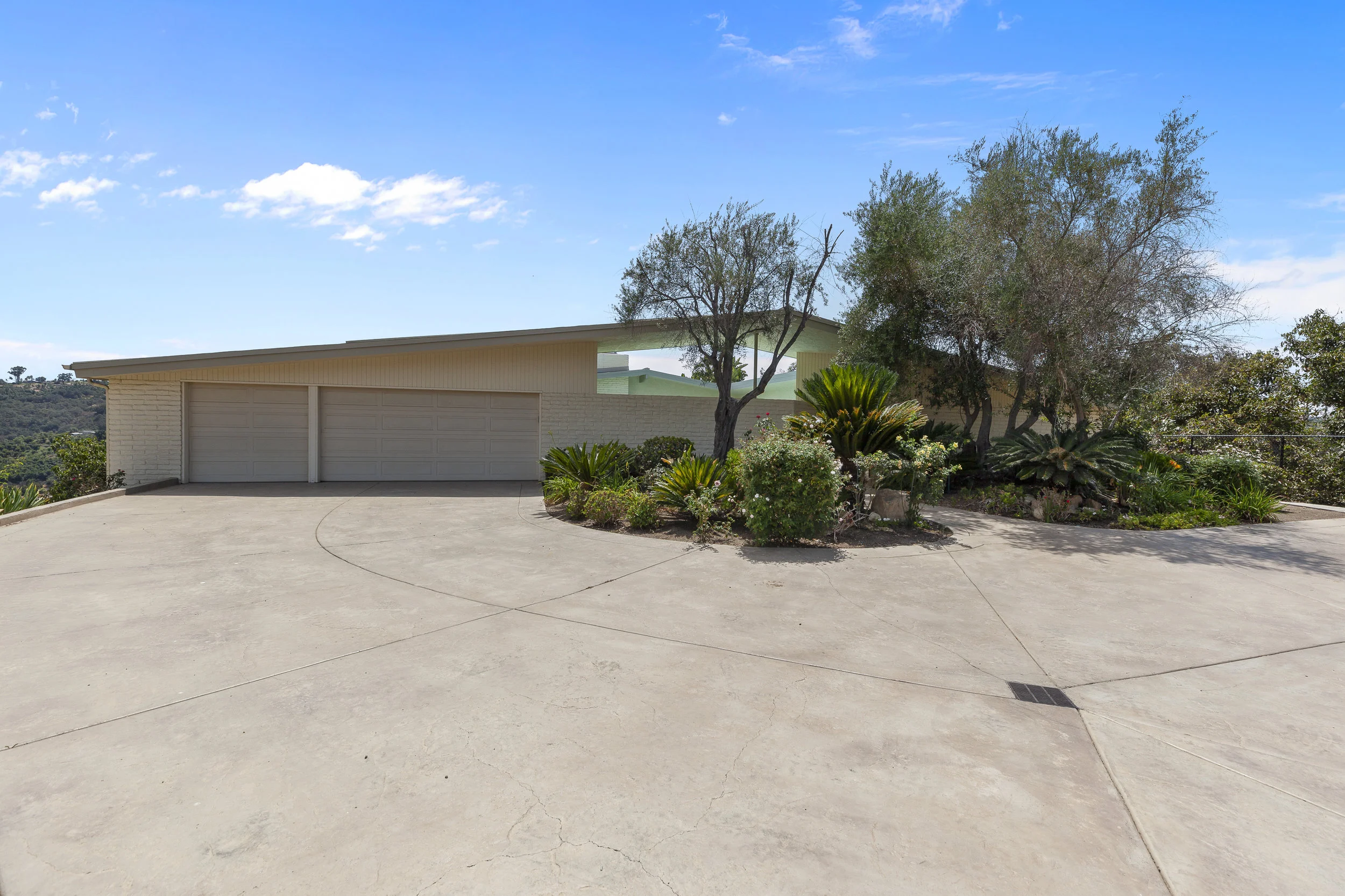 005_Front of Home.jpg