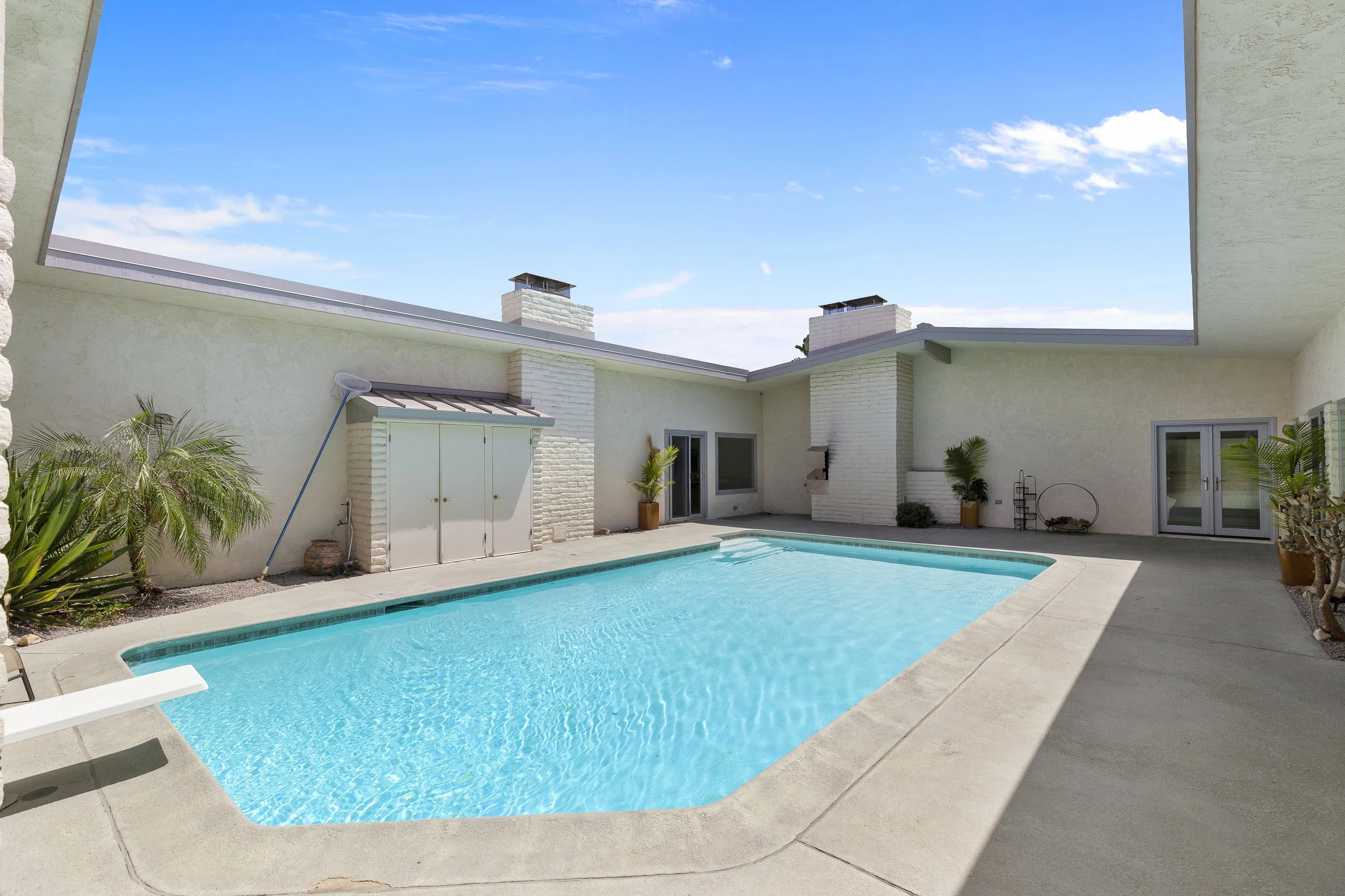 008_Pool .jpg