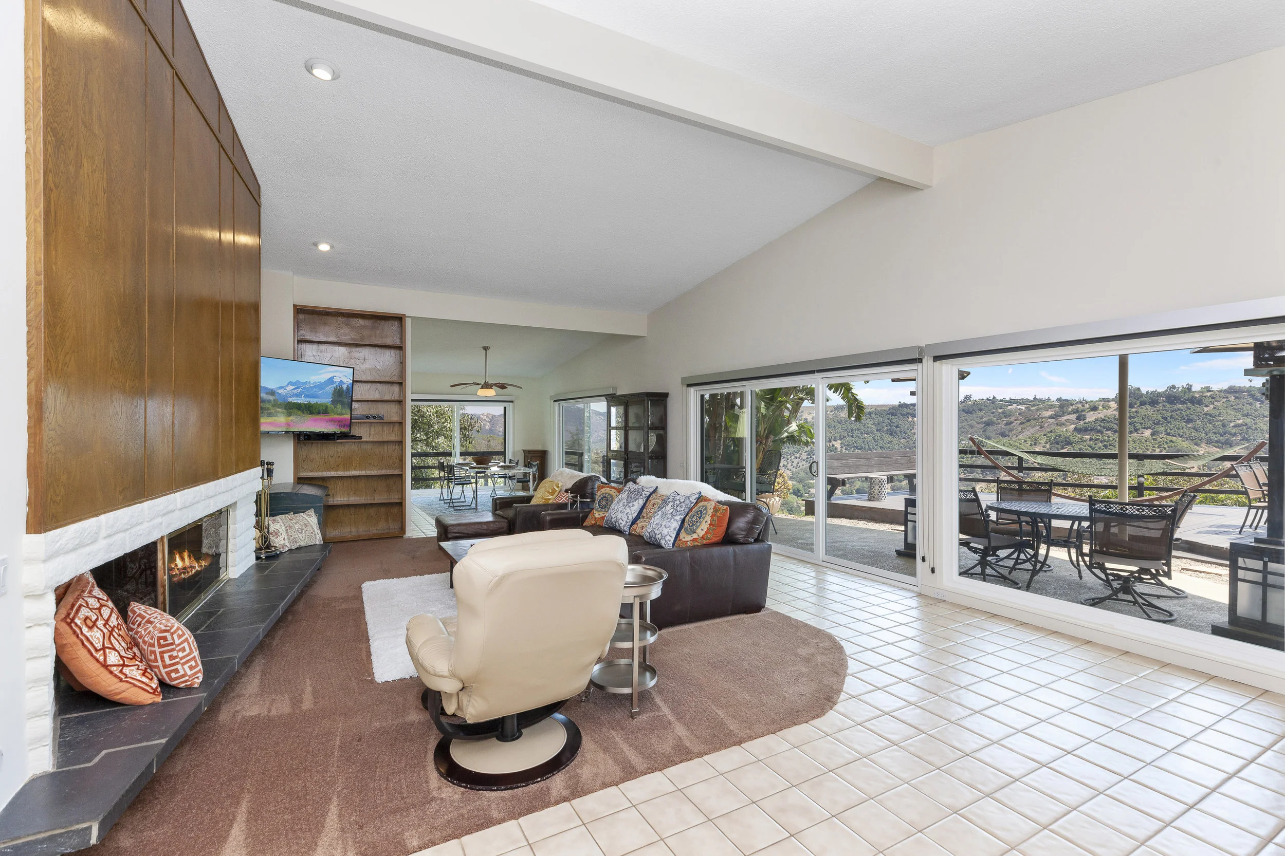 020_Living Room .jpg