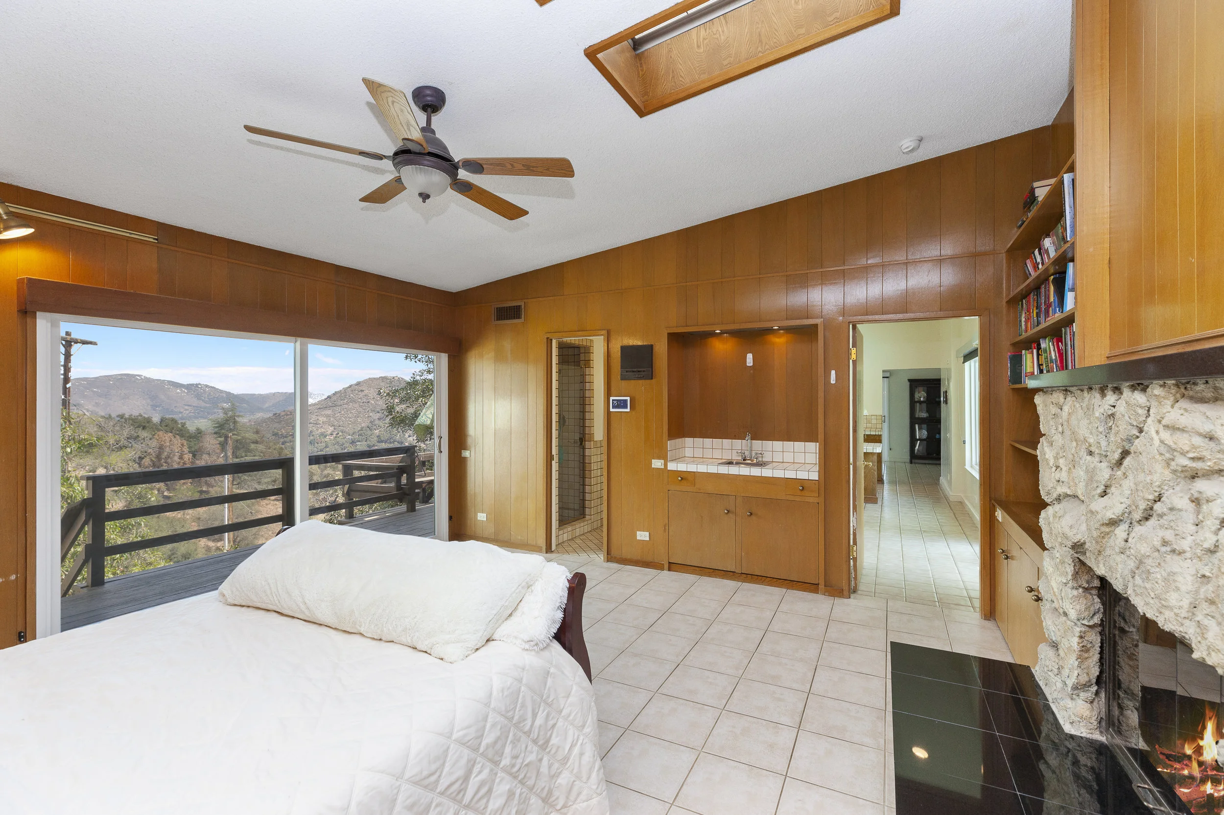 028_Master Bedroom .jpg