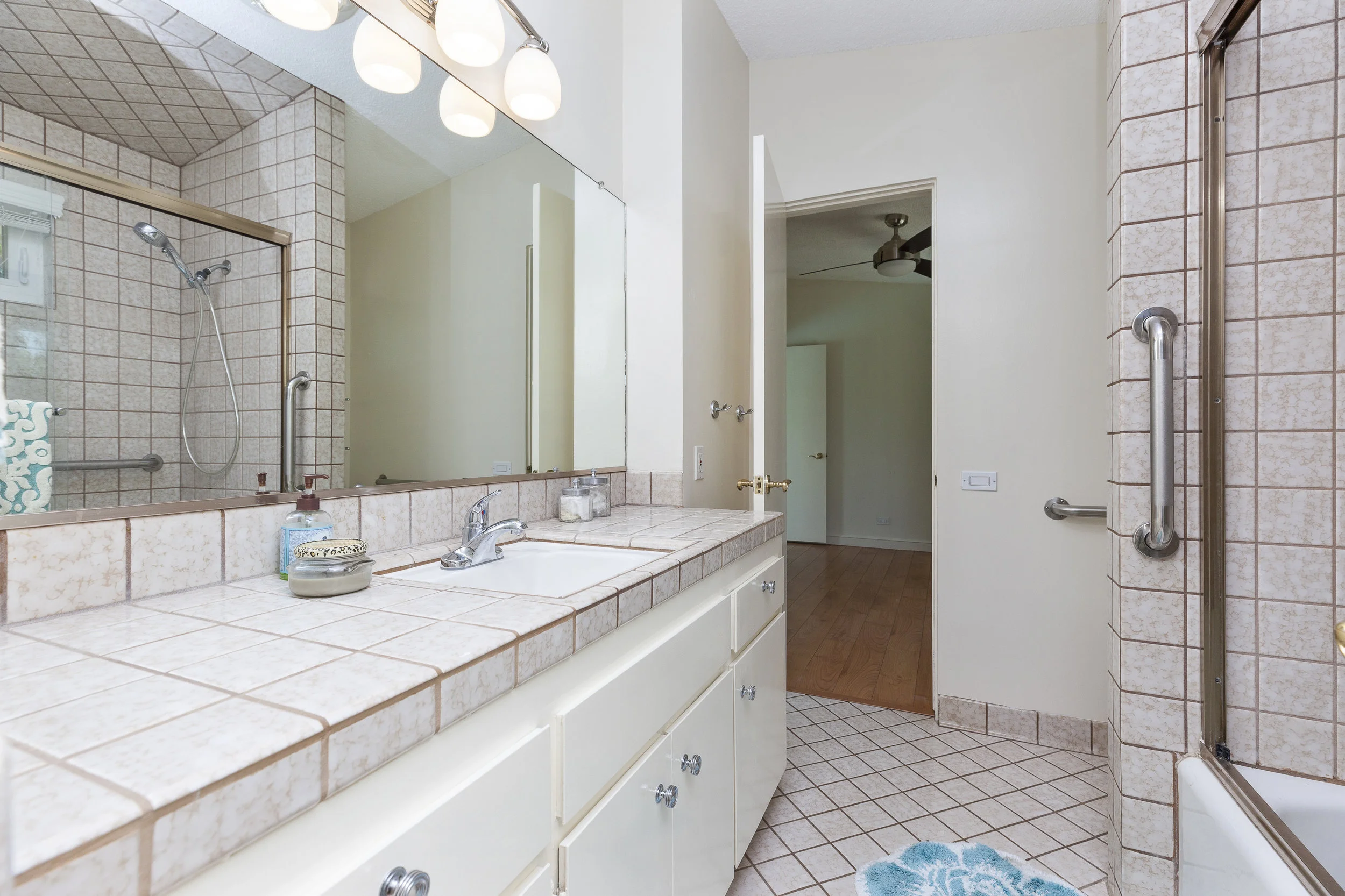 037_Jack & Jill Bath .jpg