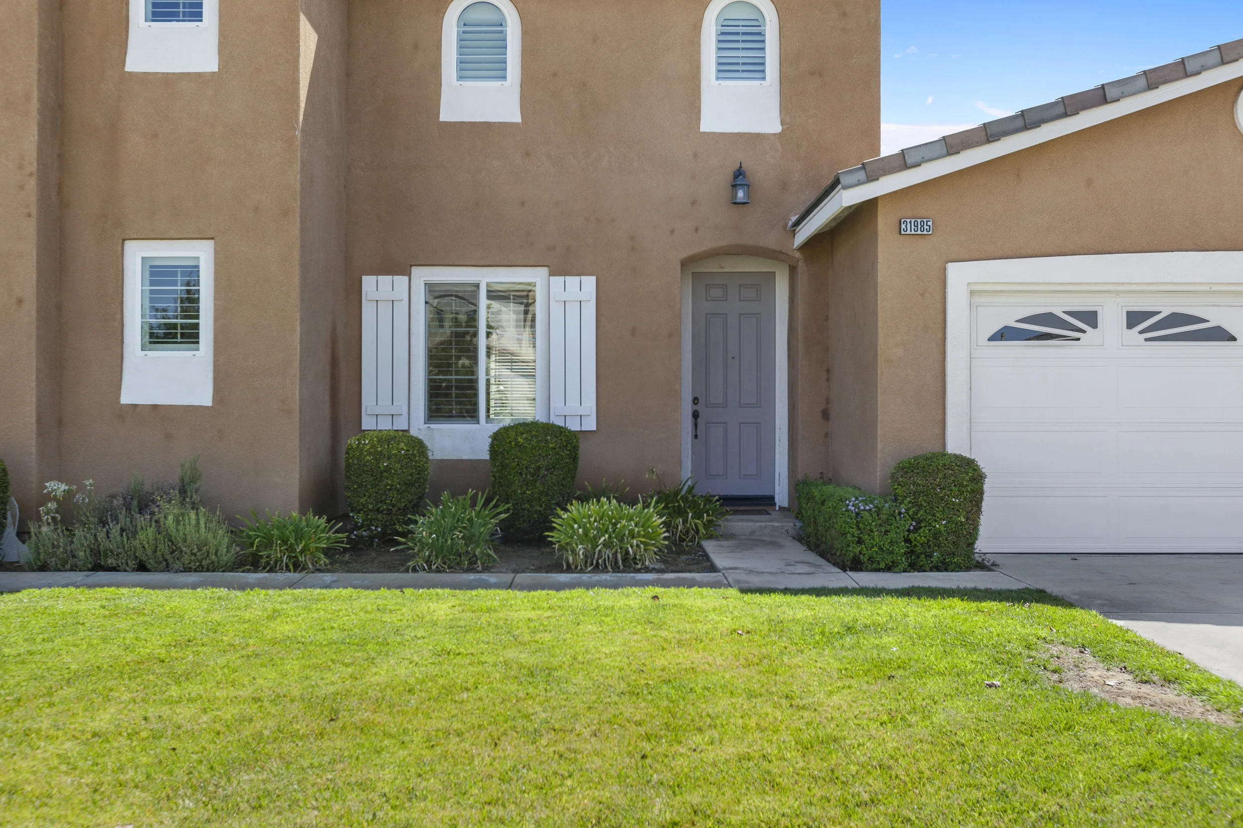 004_Front Entry .jpg