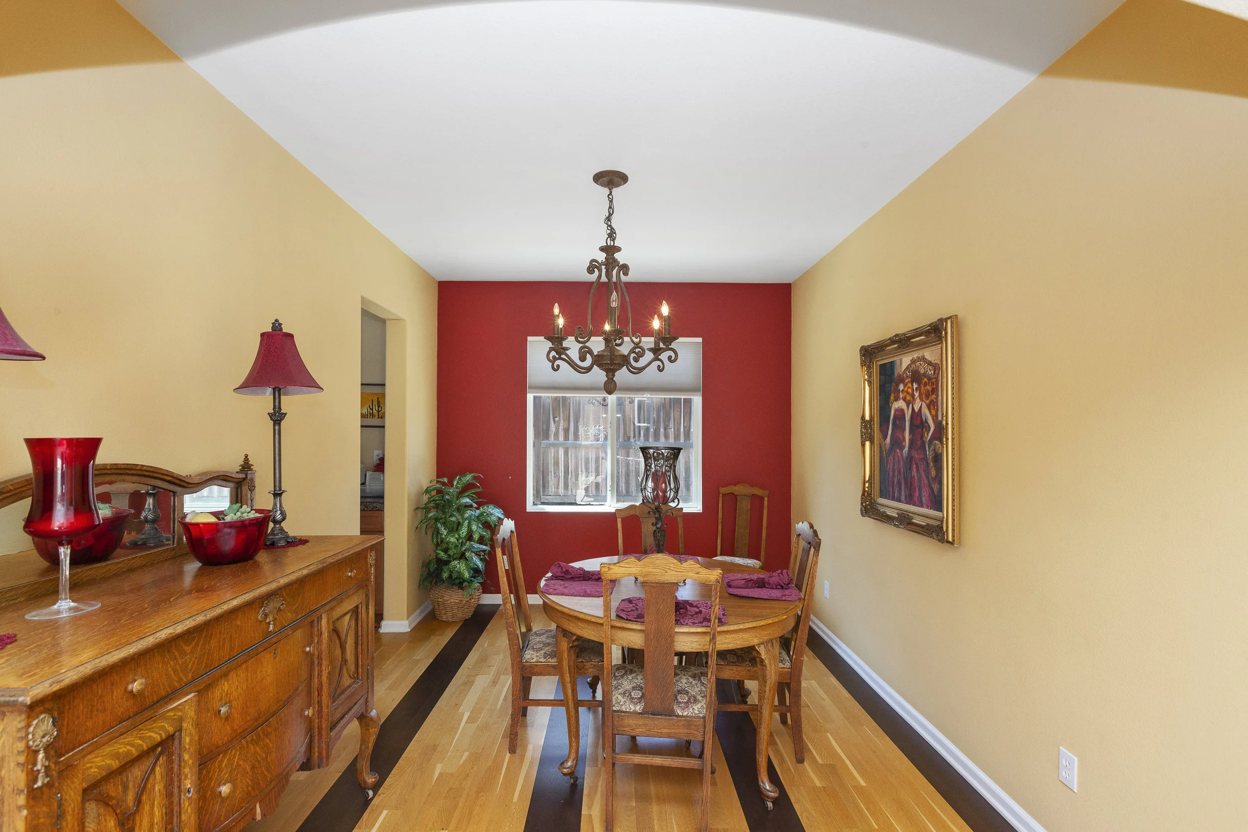 008_Dining Room .jpg