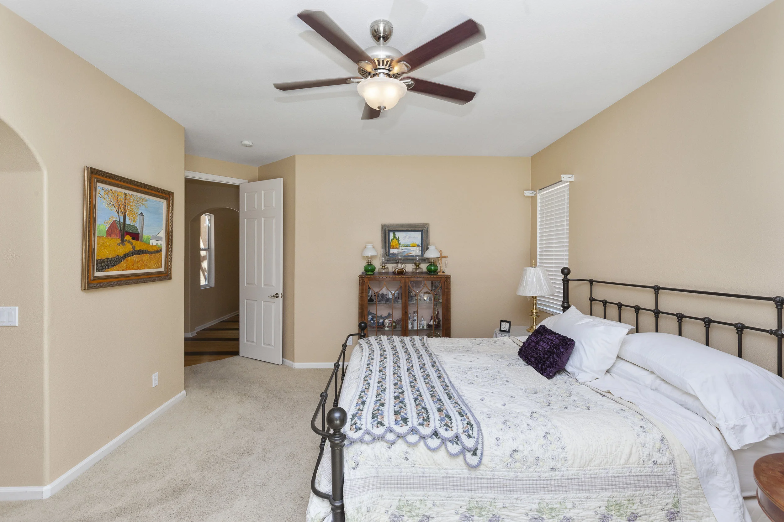 017_Master Bedroom .jpg