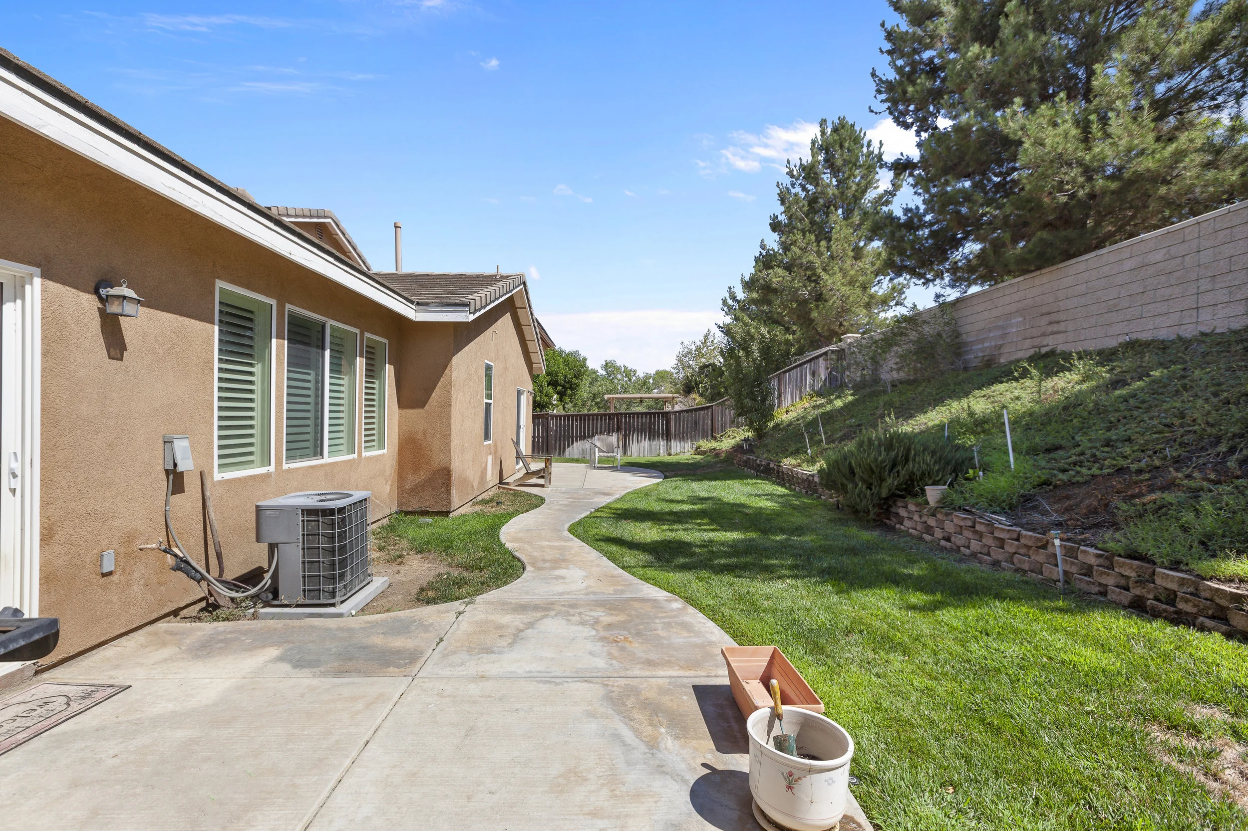 028_Backyard .jpg