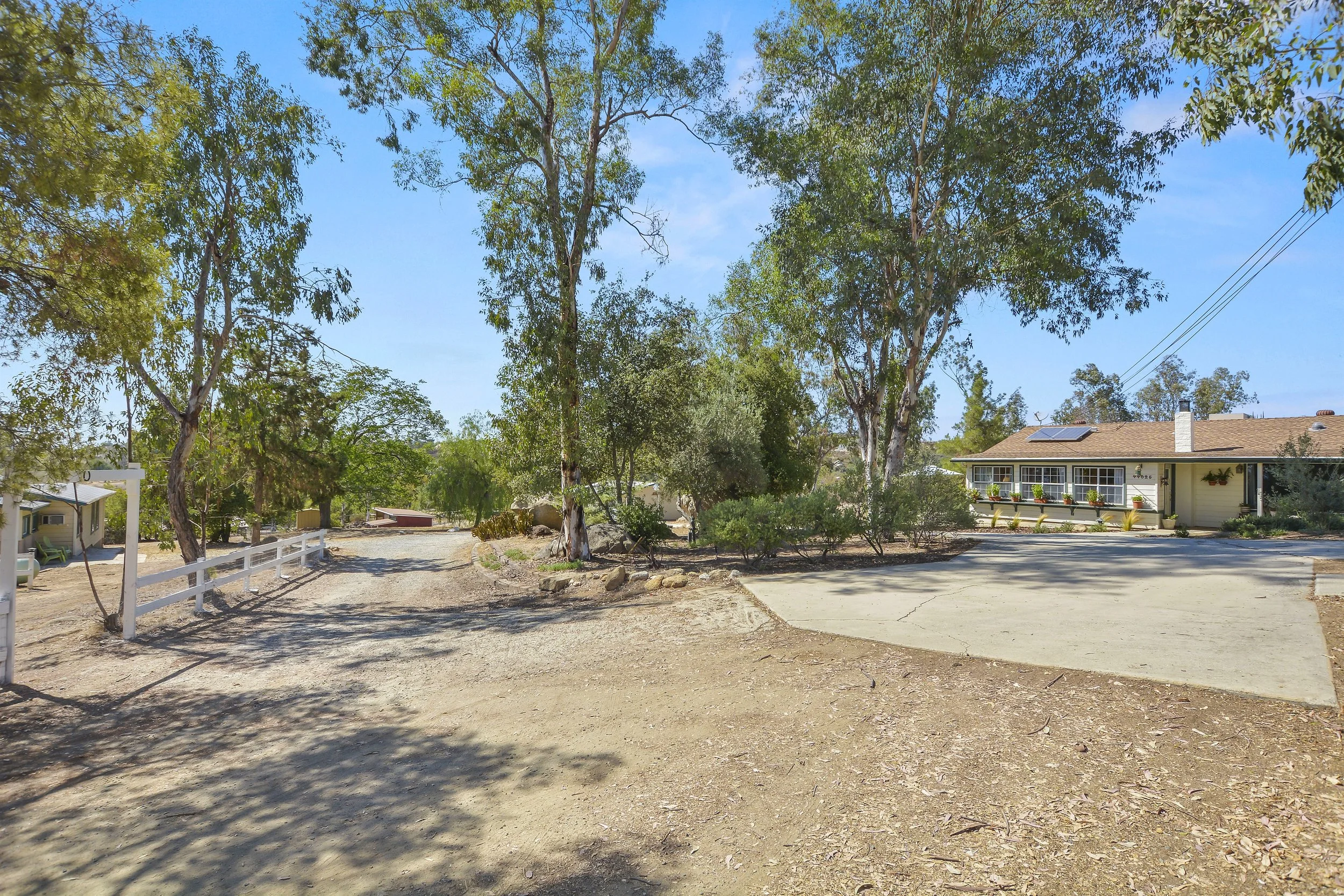 003_Driveway .jpg
