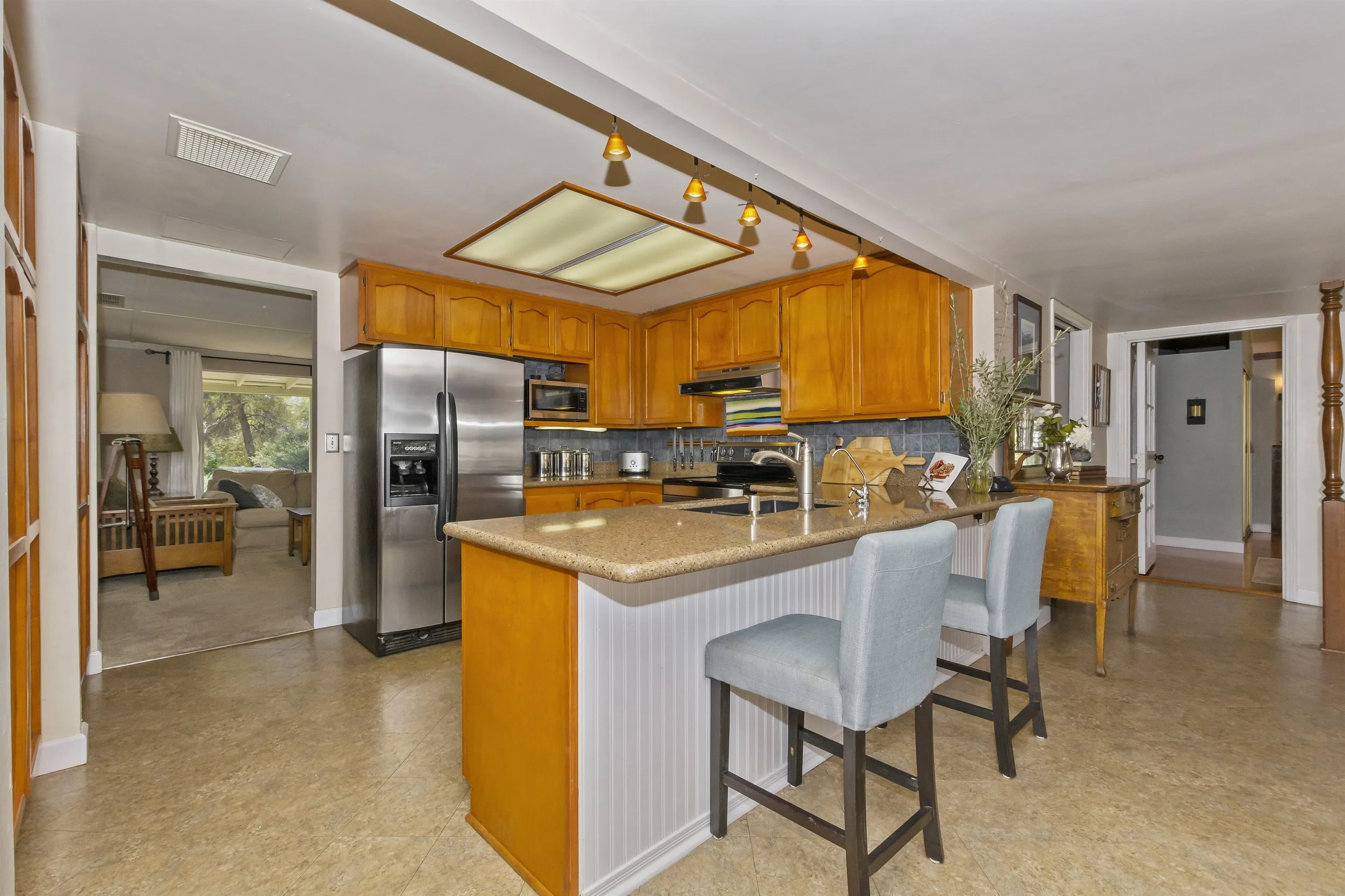 011_Kitchen .jpg