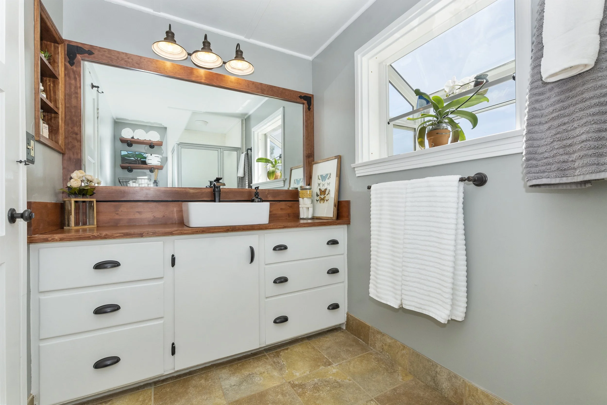 023_Master Bathroom .jpg