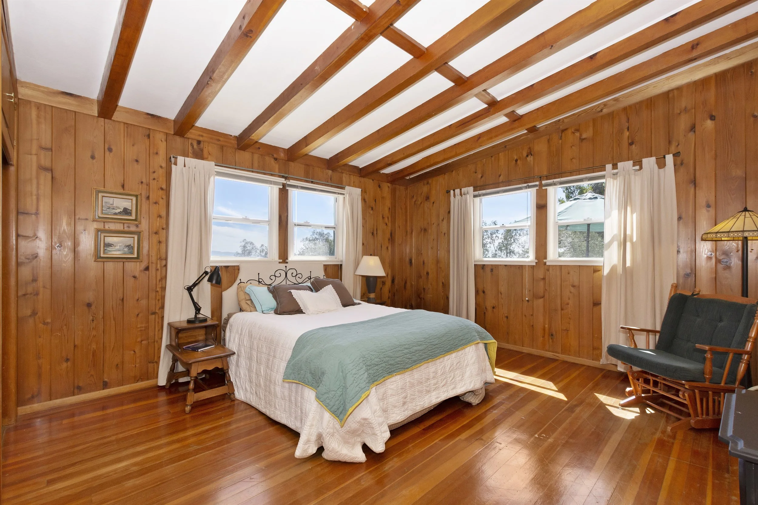 044_Bedroom .jpg