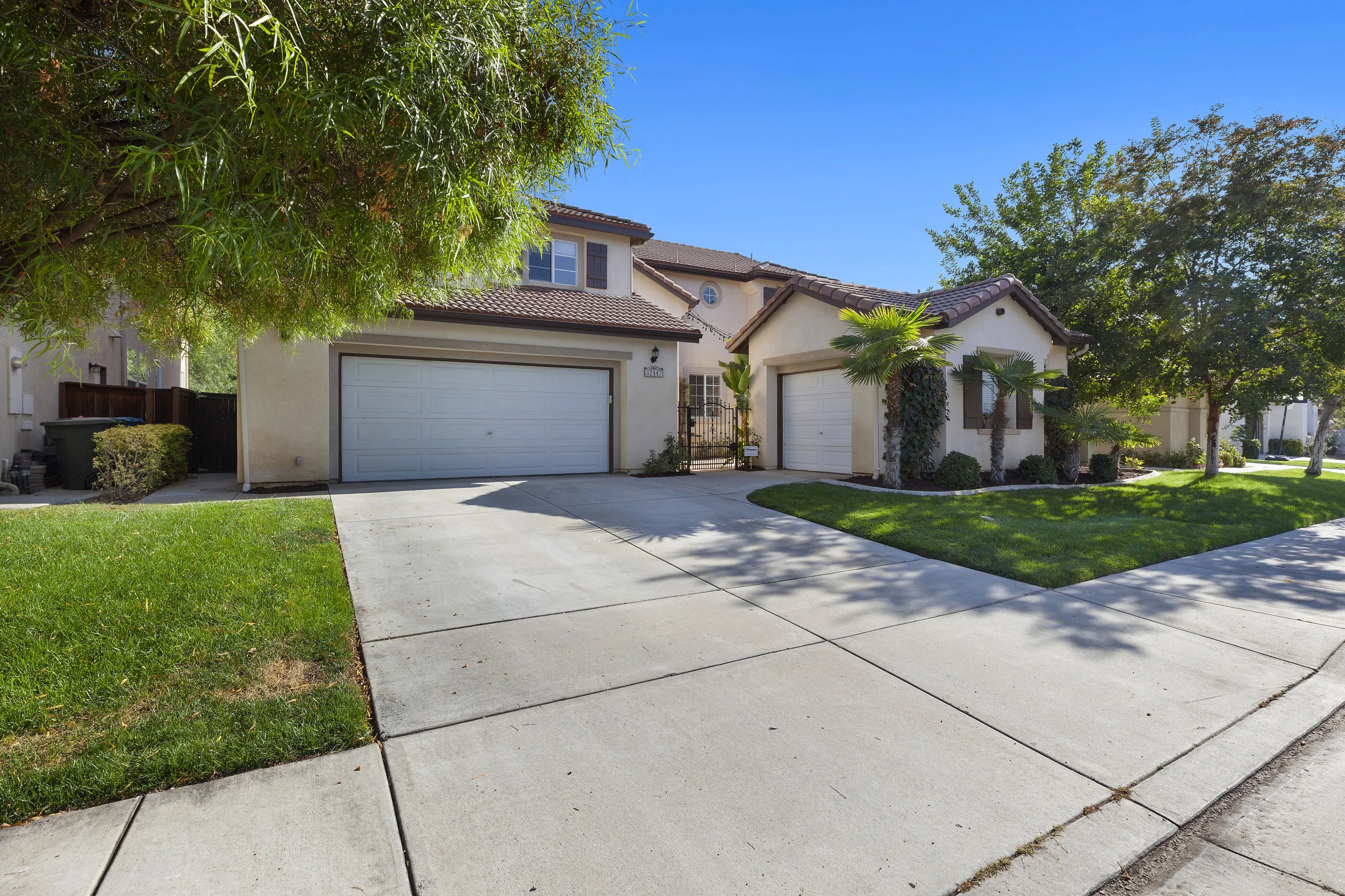002_Driveway .jpg