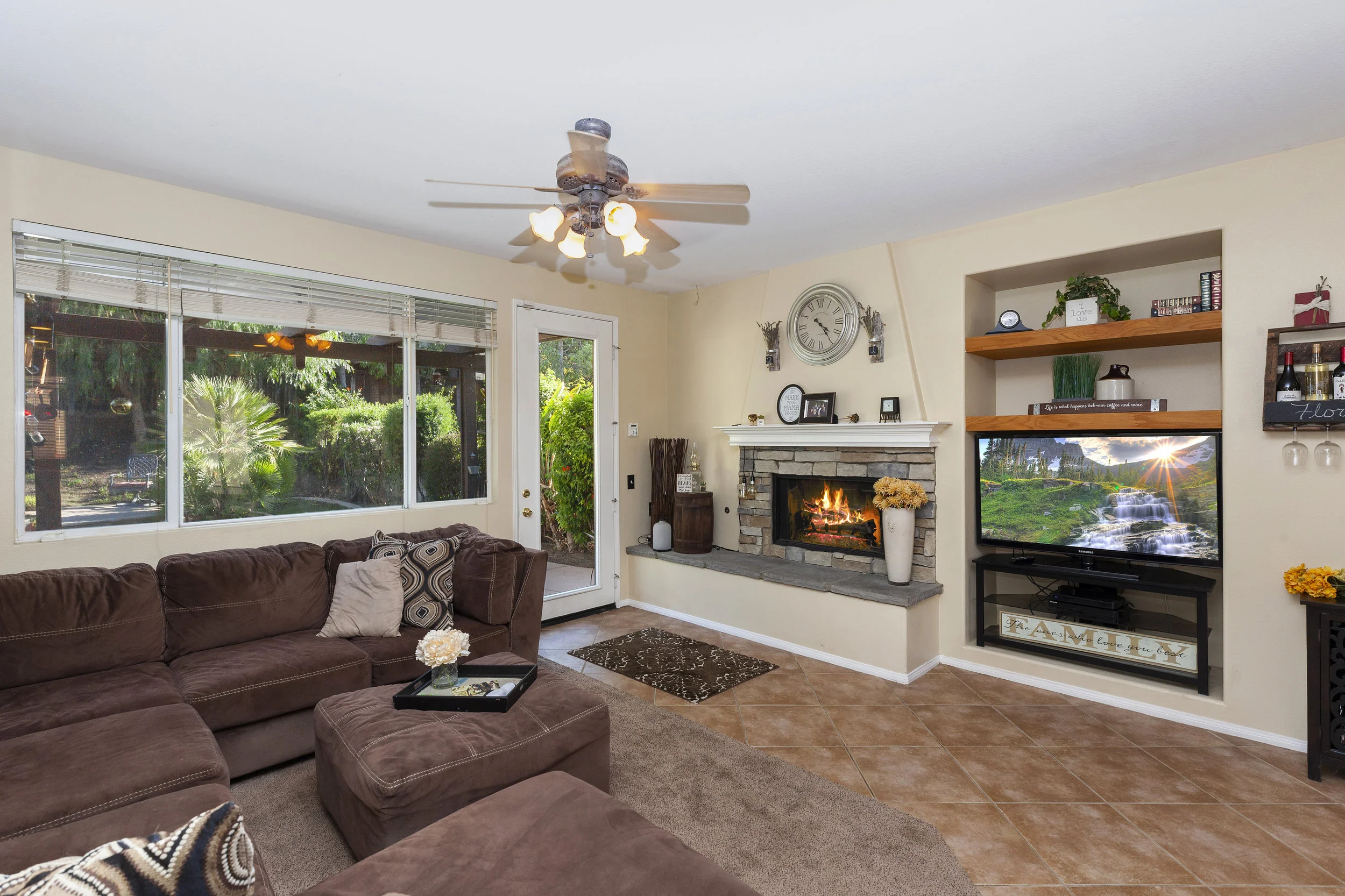 017_Family Room .jpg