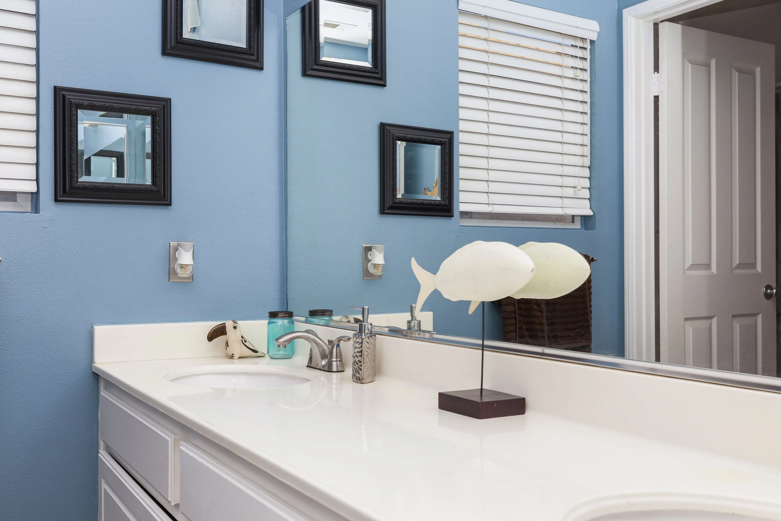 028_Bathroom .jpg