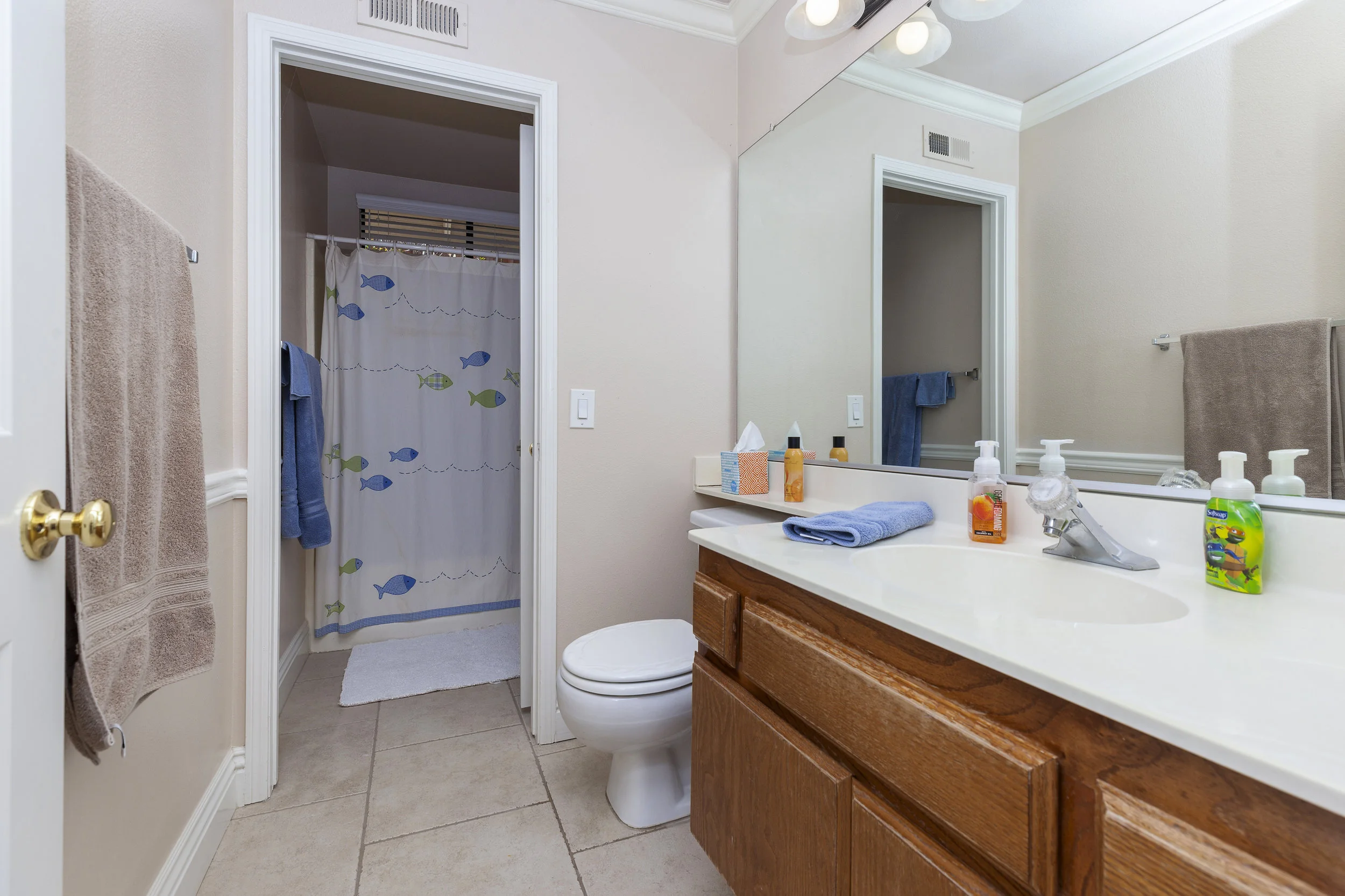 019_Bathroom .jpg