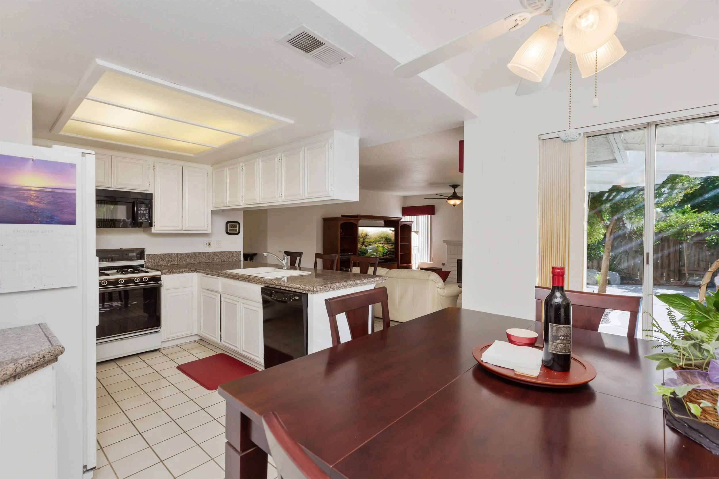 019_Kitchen .jpg