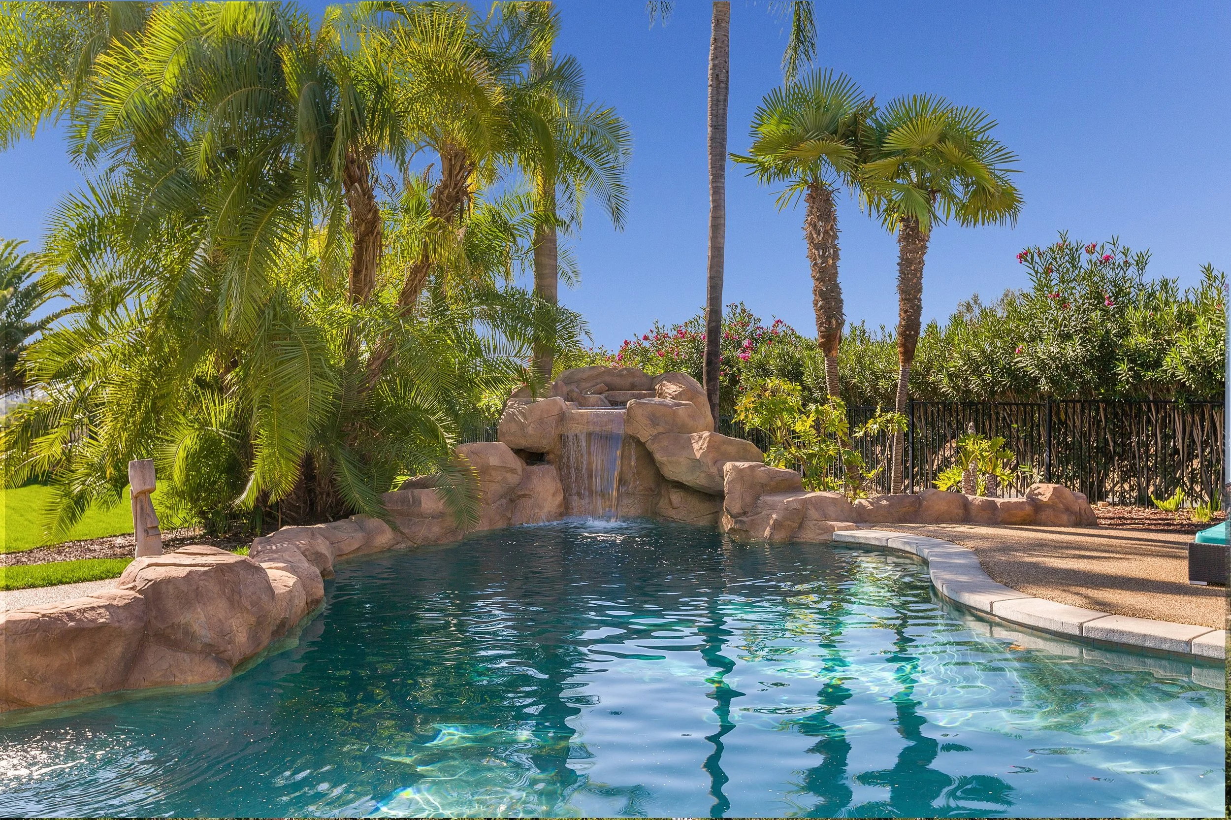 023_Pool .jpg