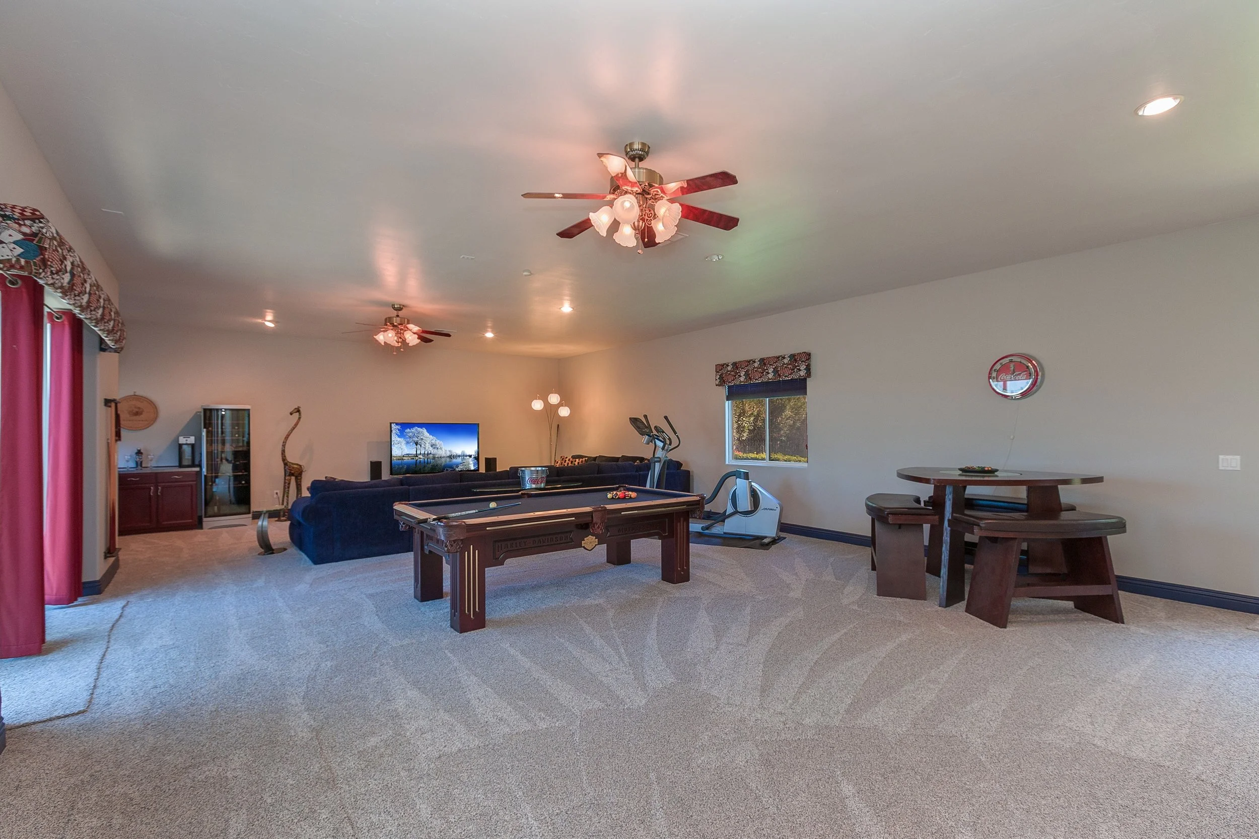 041_Family Room .jpg