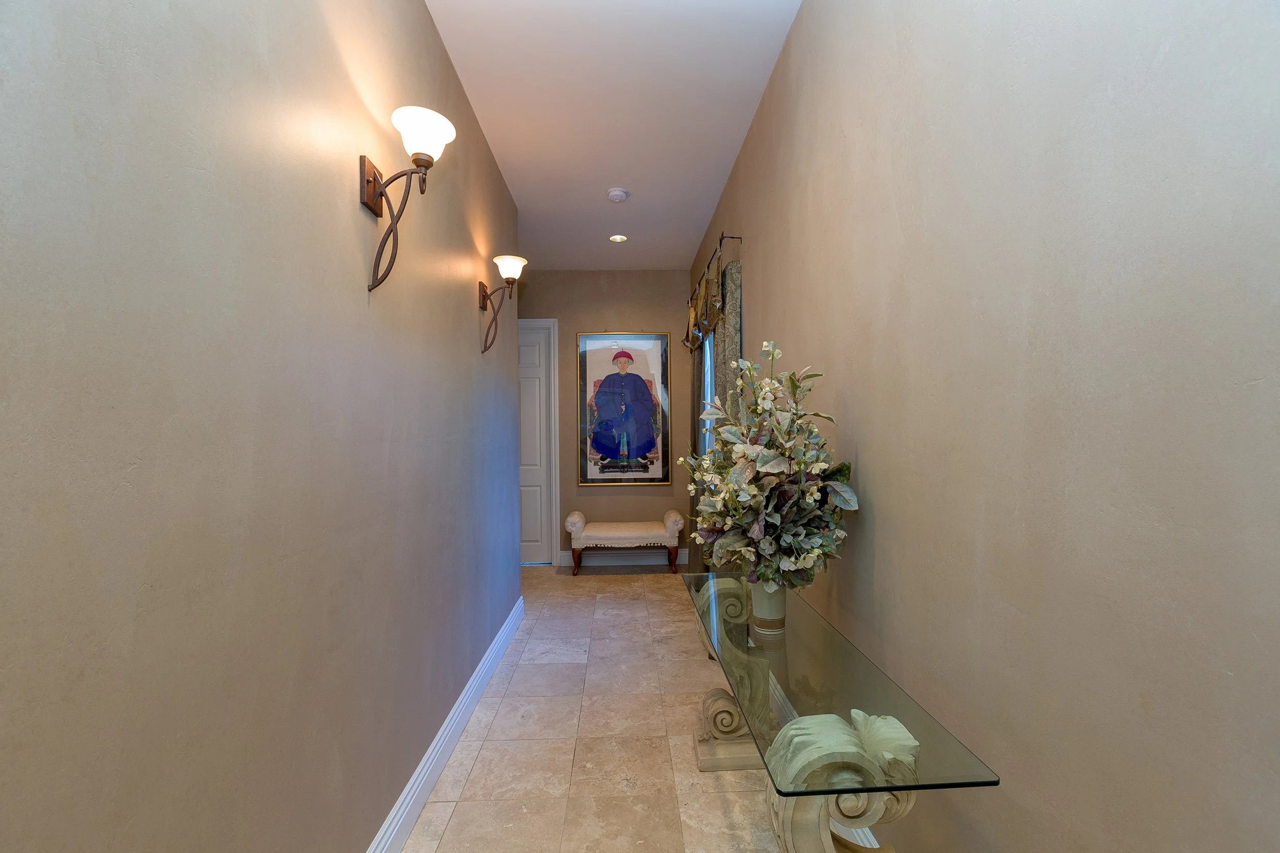 049_Hallway .jpg