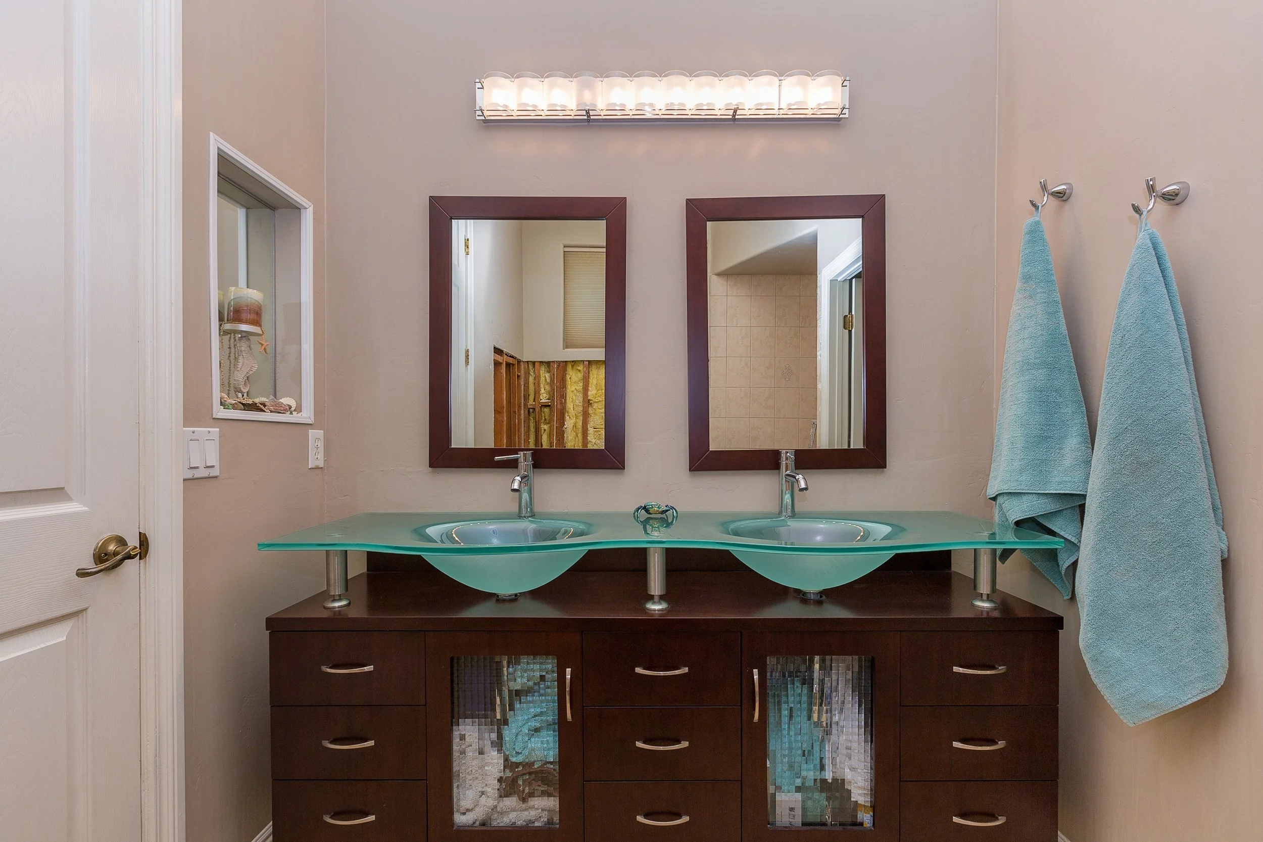 038_Bathroom .jpg
