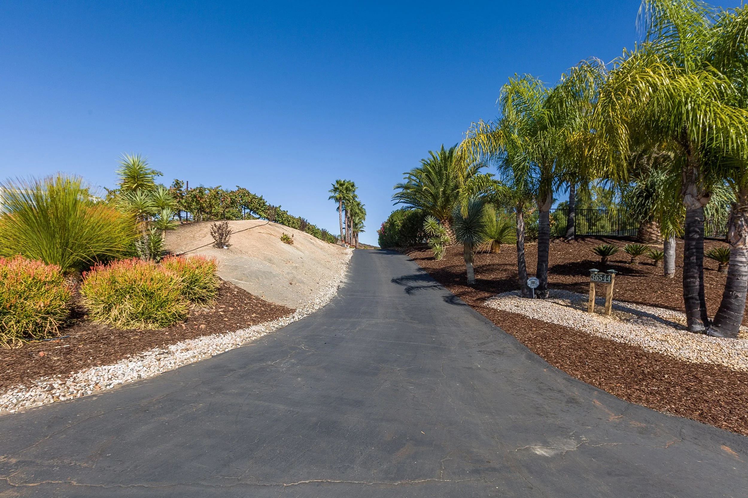 054_Driveway .jpg