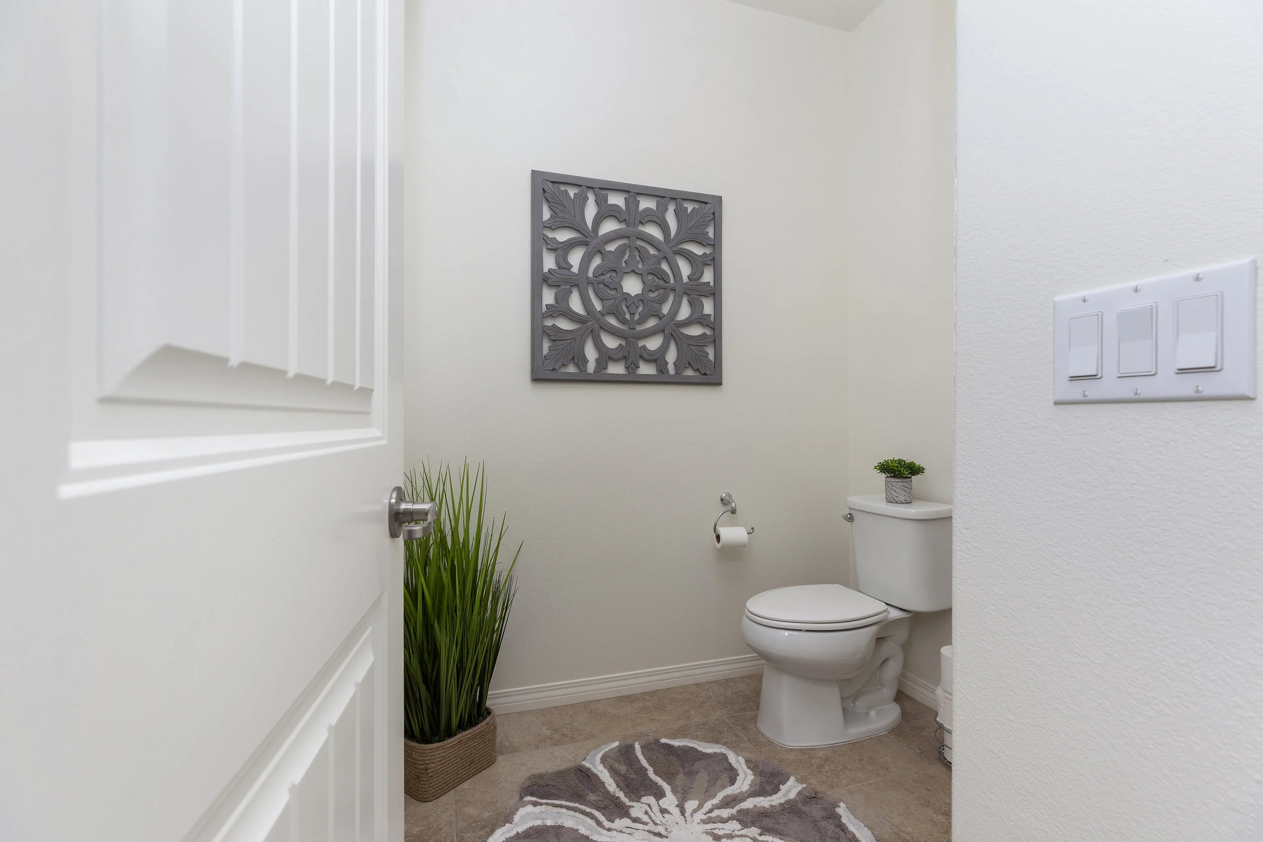 010_Bathroom .jpg