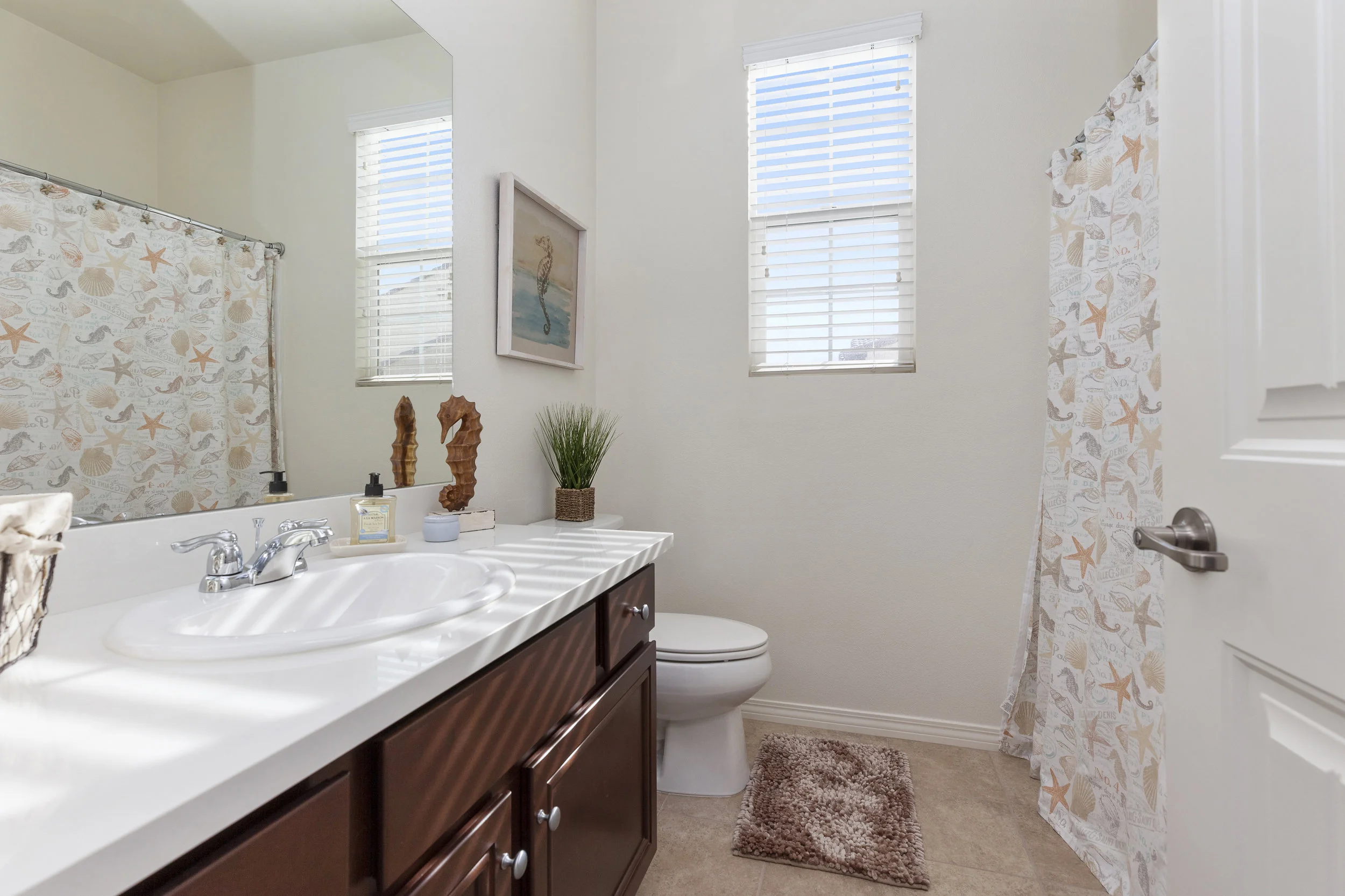 014_Bathroom .jpg