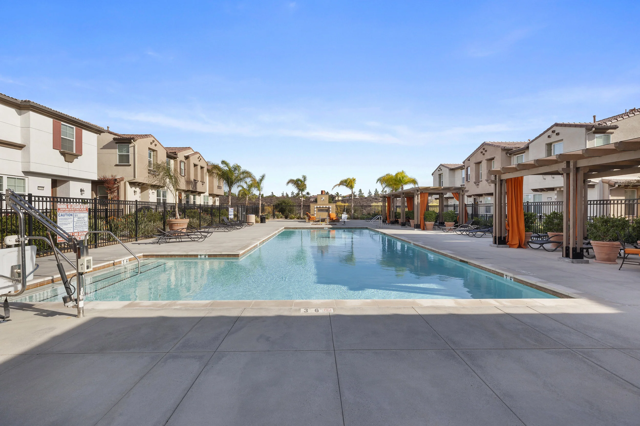 024_Community Pool .jpg