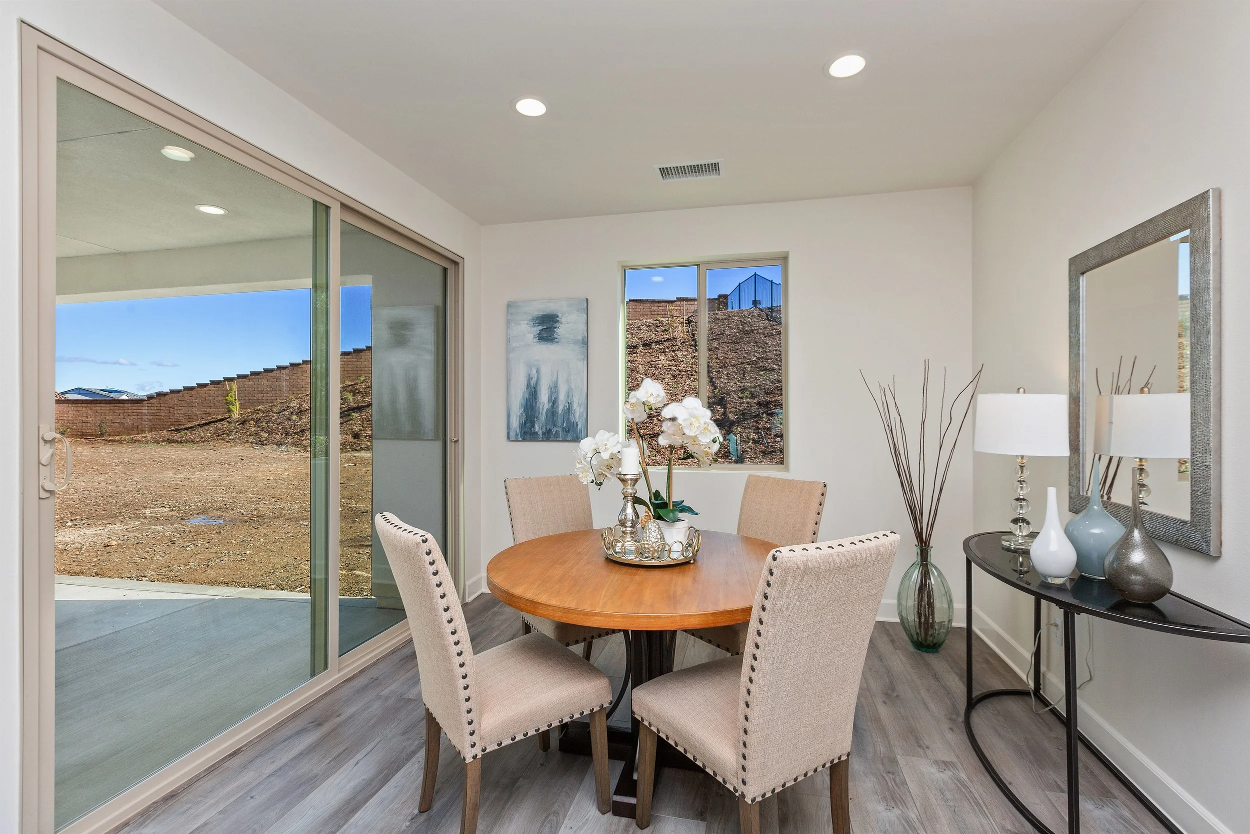 025_Dining Area.jpg