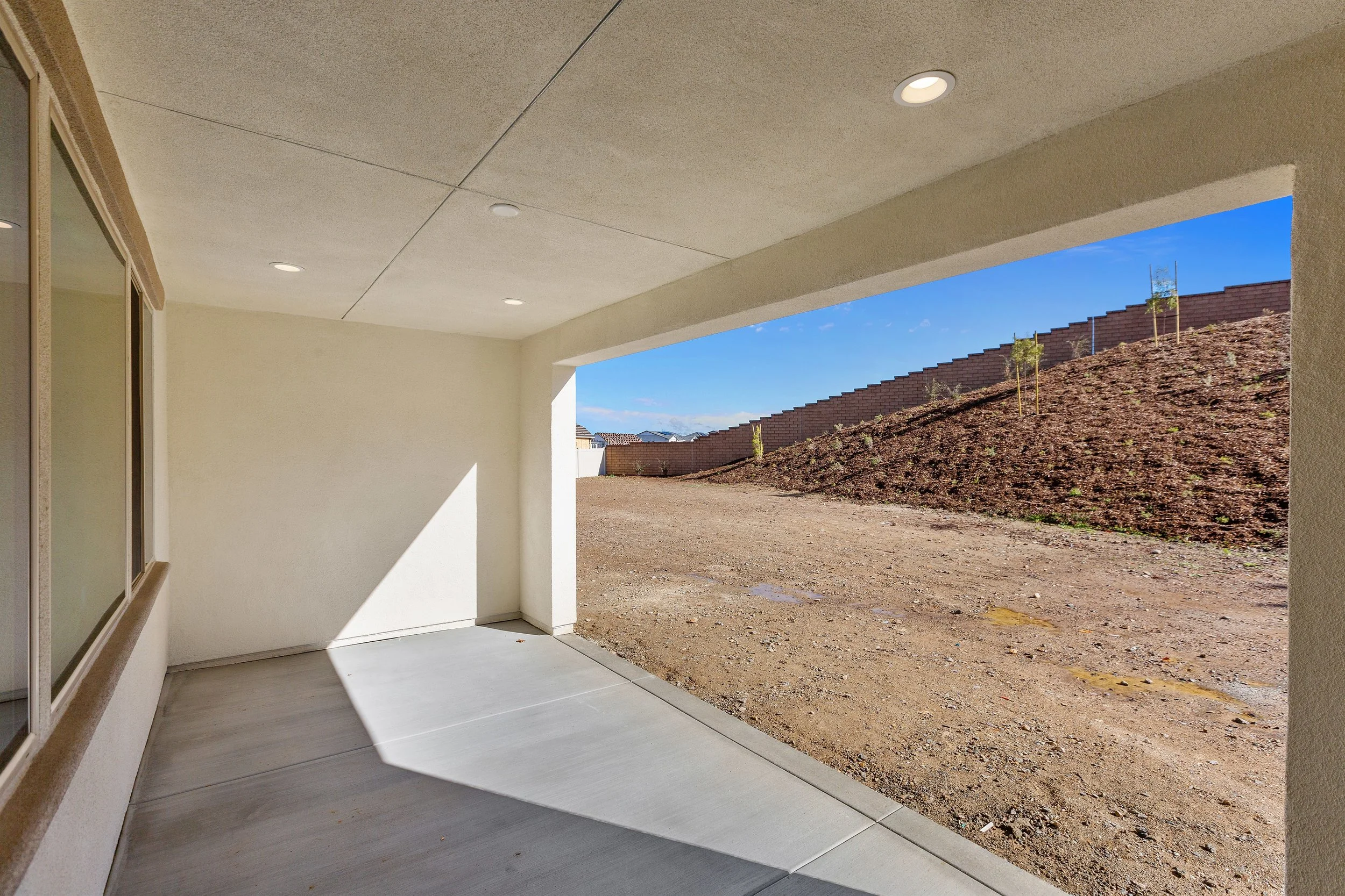 041_Back Patio.jpg