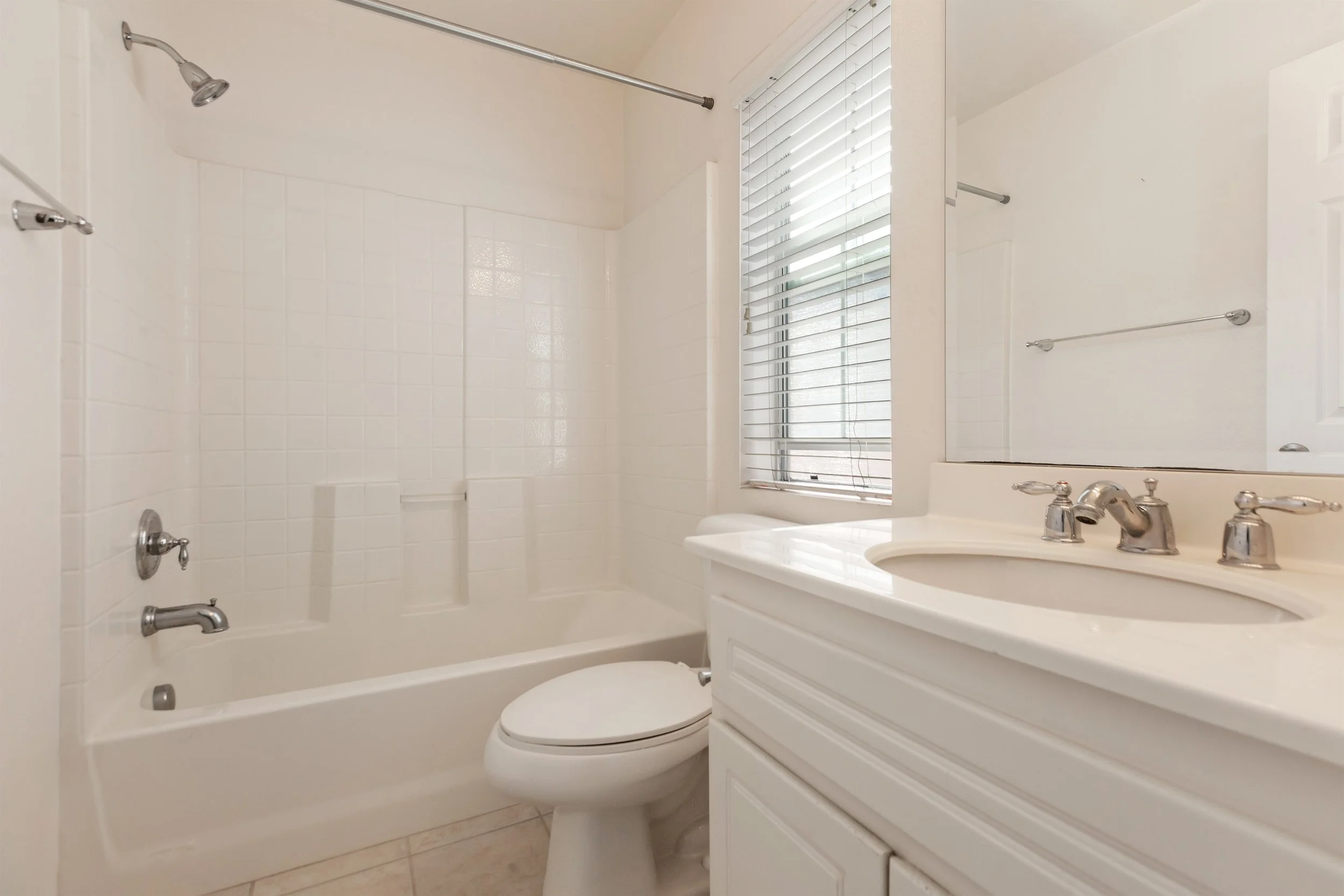 024_Bathroom.jpg