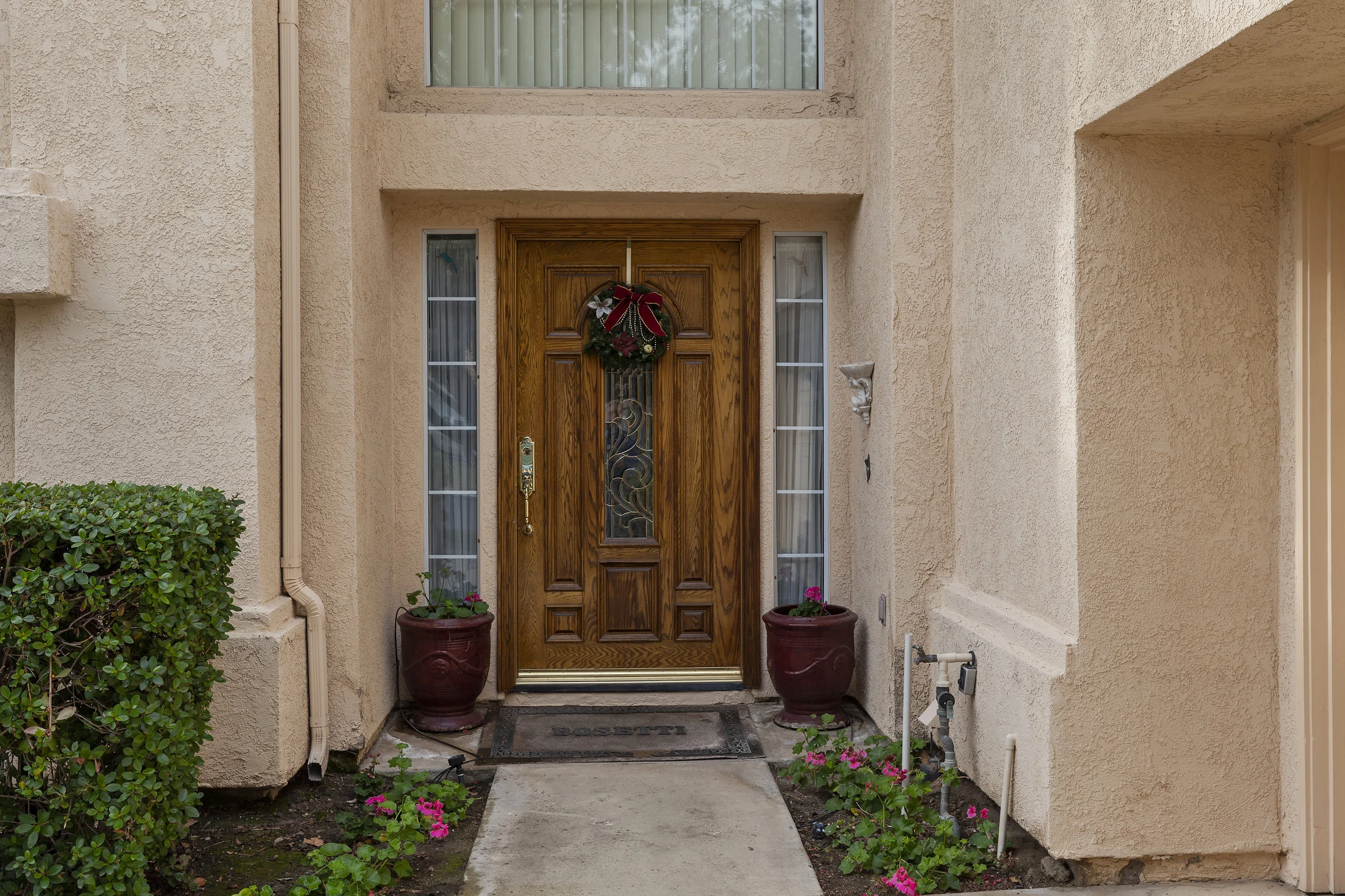 005_Front Entry.jpg