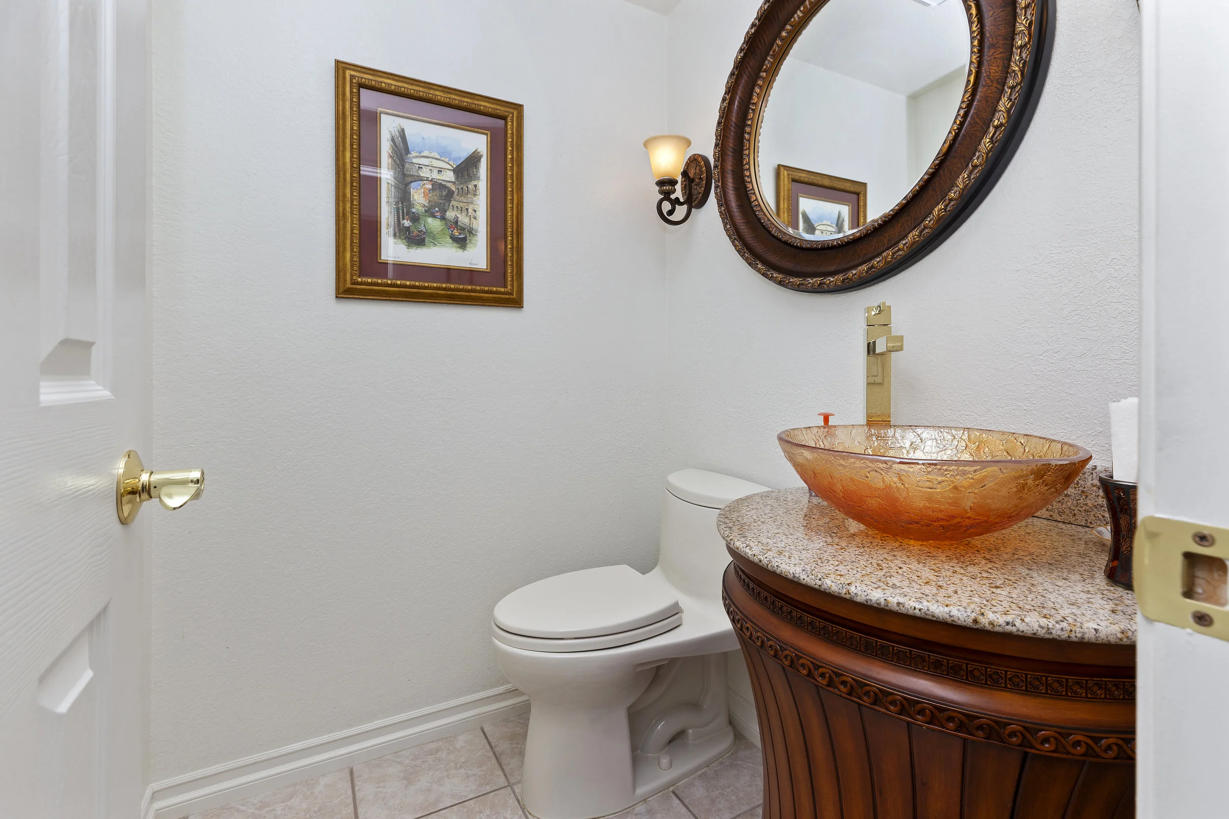 014_Bathroom.jpg