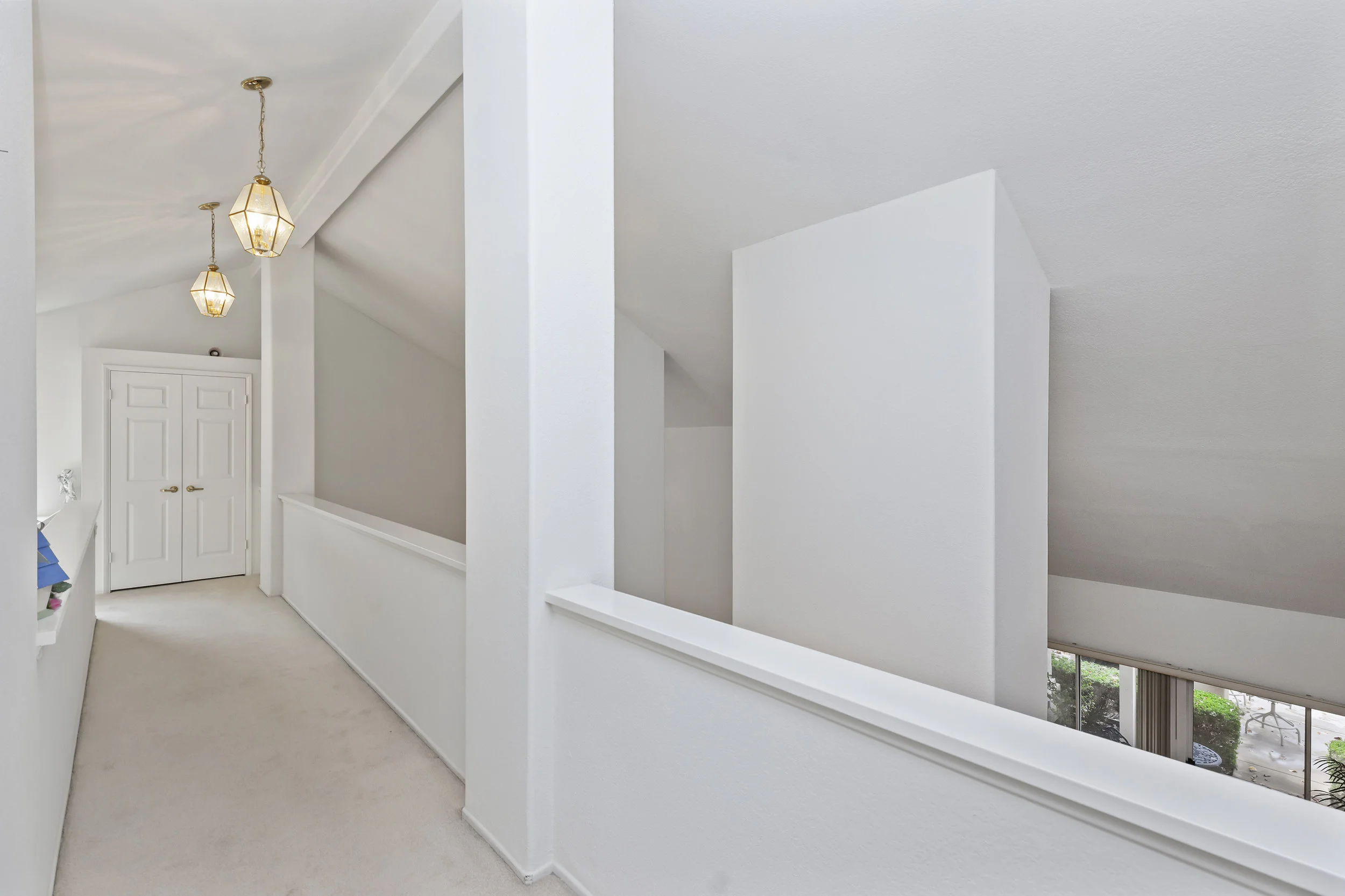 024_Hallway.jpg
