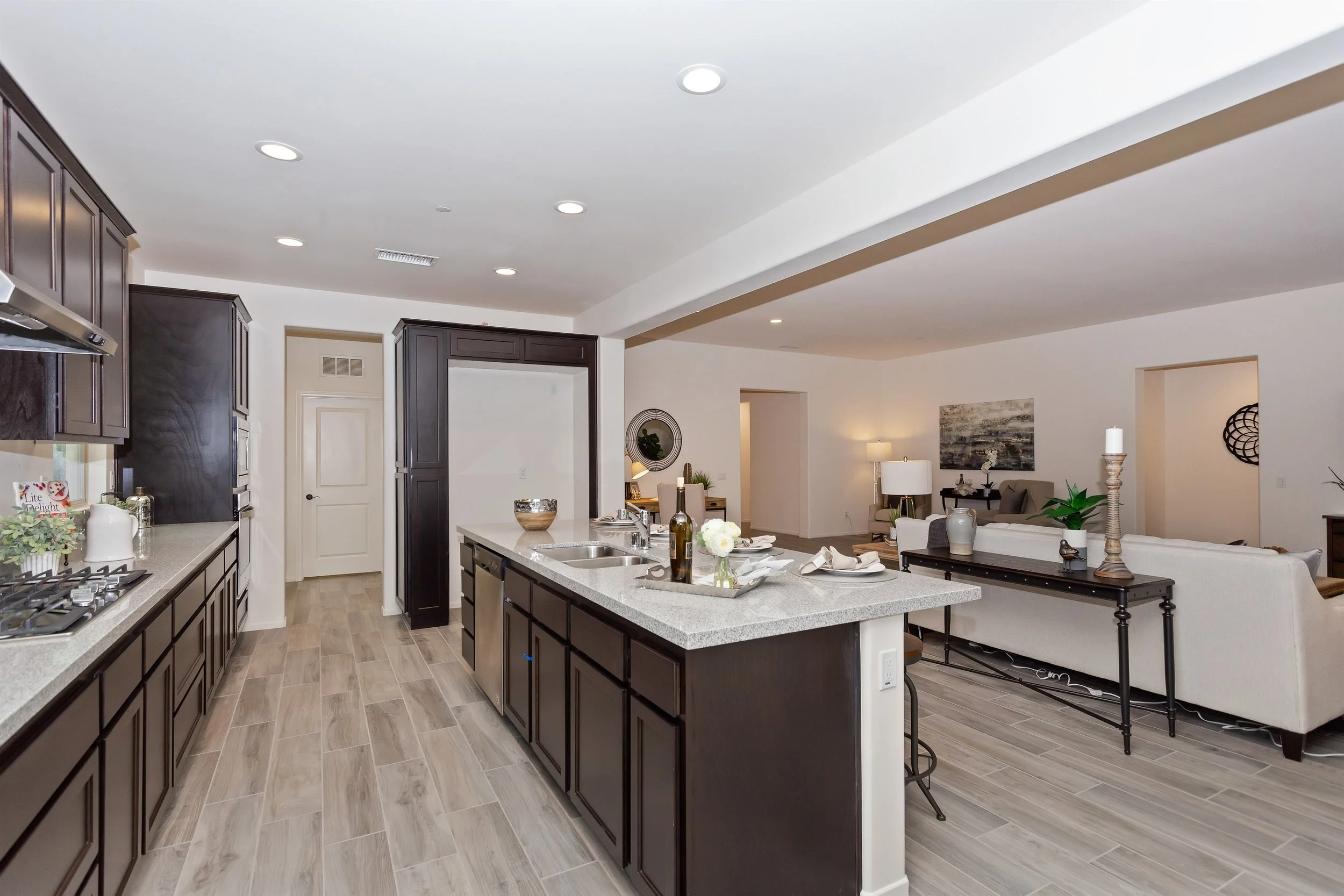 022_Kitchen .jpg