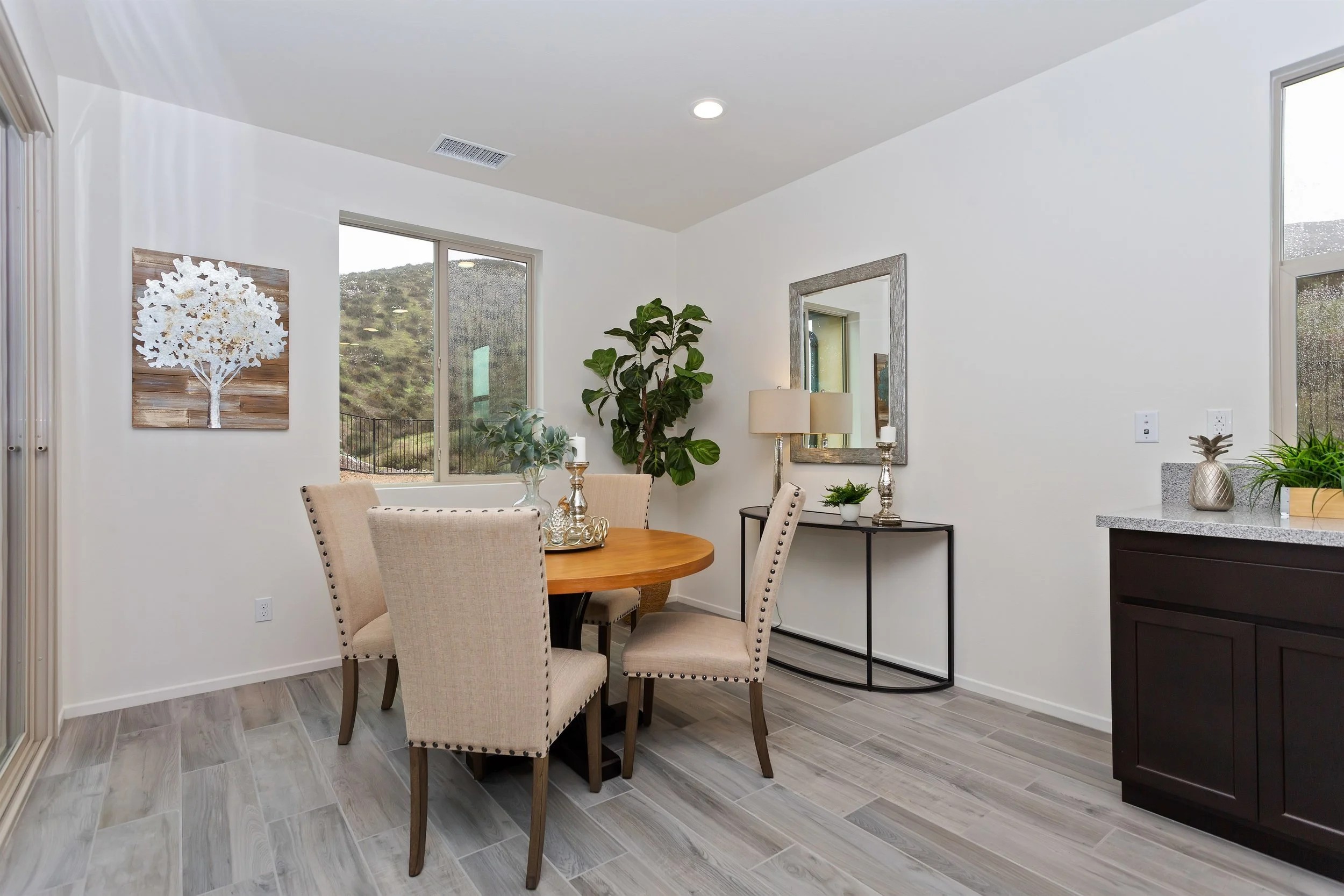 027_Breakfast Area.jpg