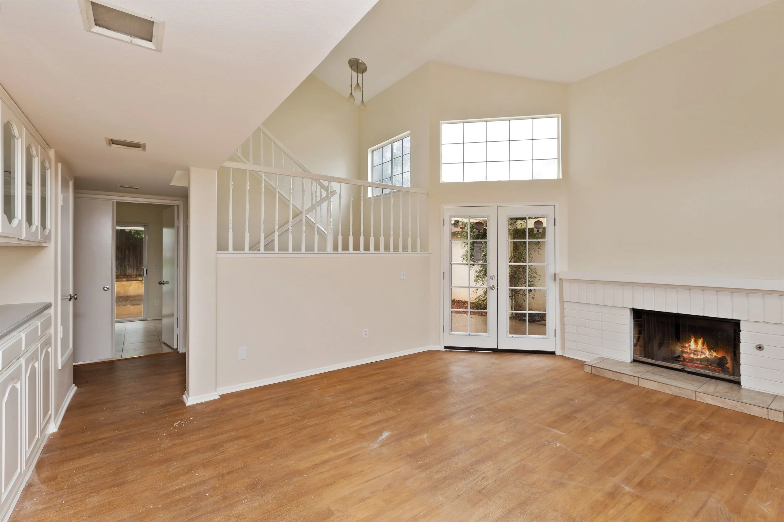 008_Family Room .jpg