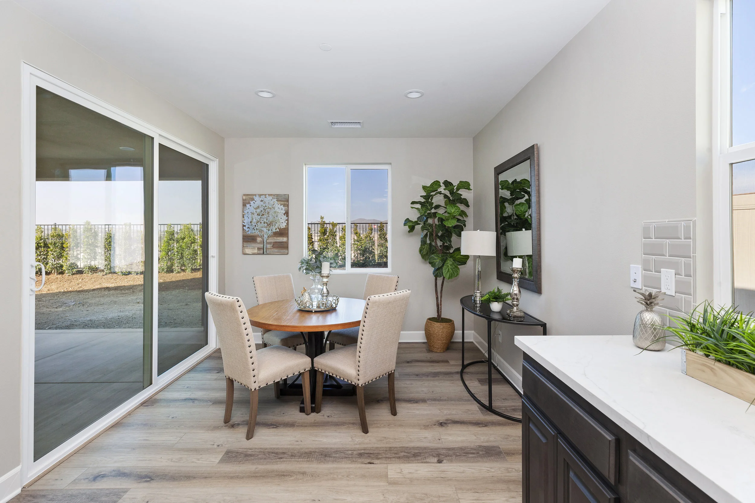 014_Dining Area .jpg