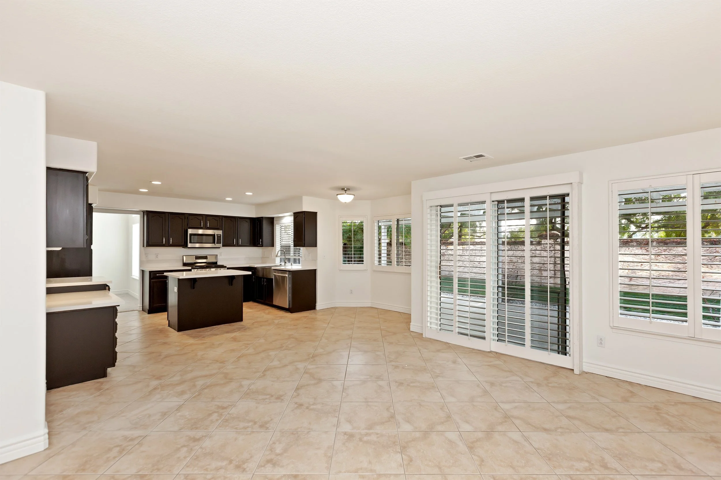 017_Family Room .jpg