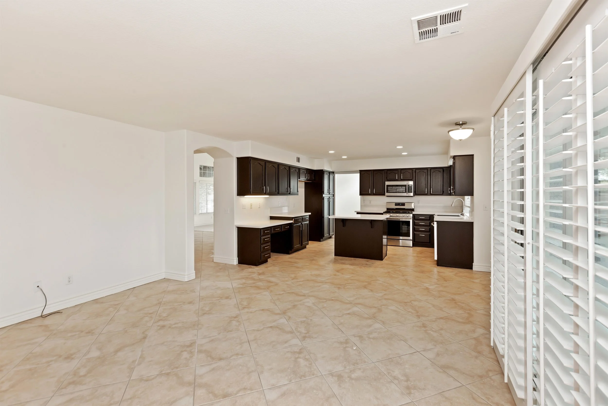 018_Family Room .jpg